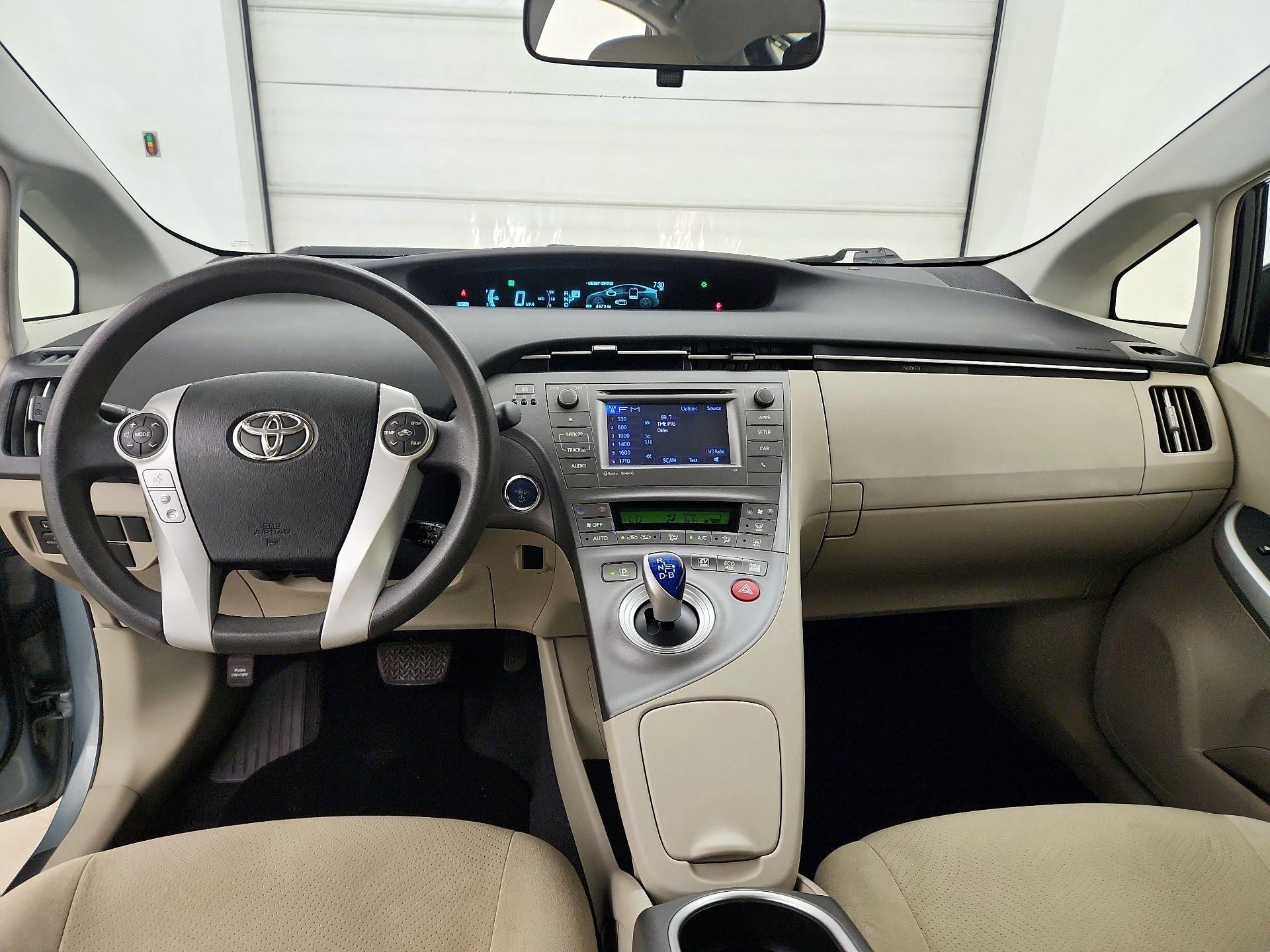 Thumbnail: 2014 Toyota Prius - 9