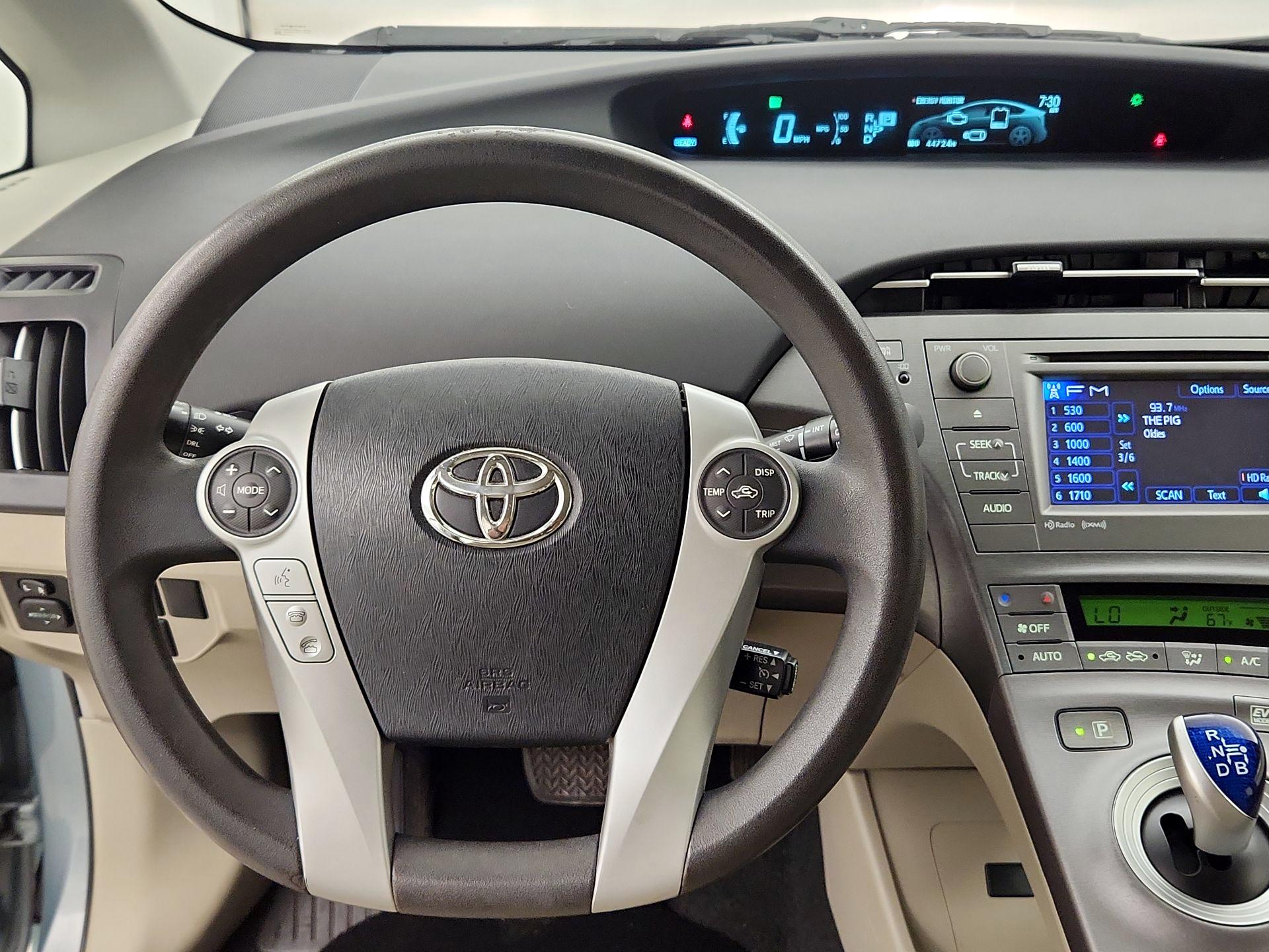 Thumbnail: 2014 Toyota Prius - 10