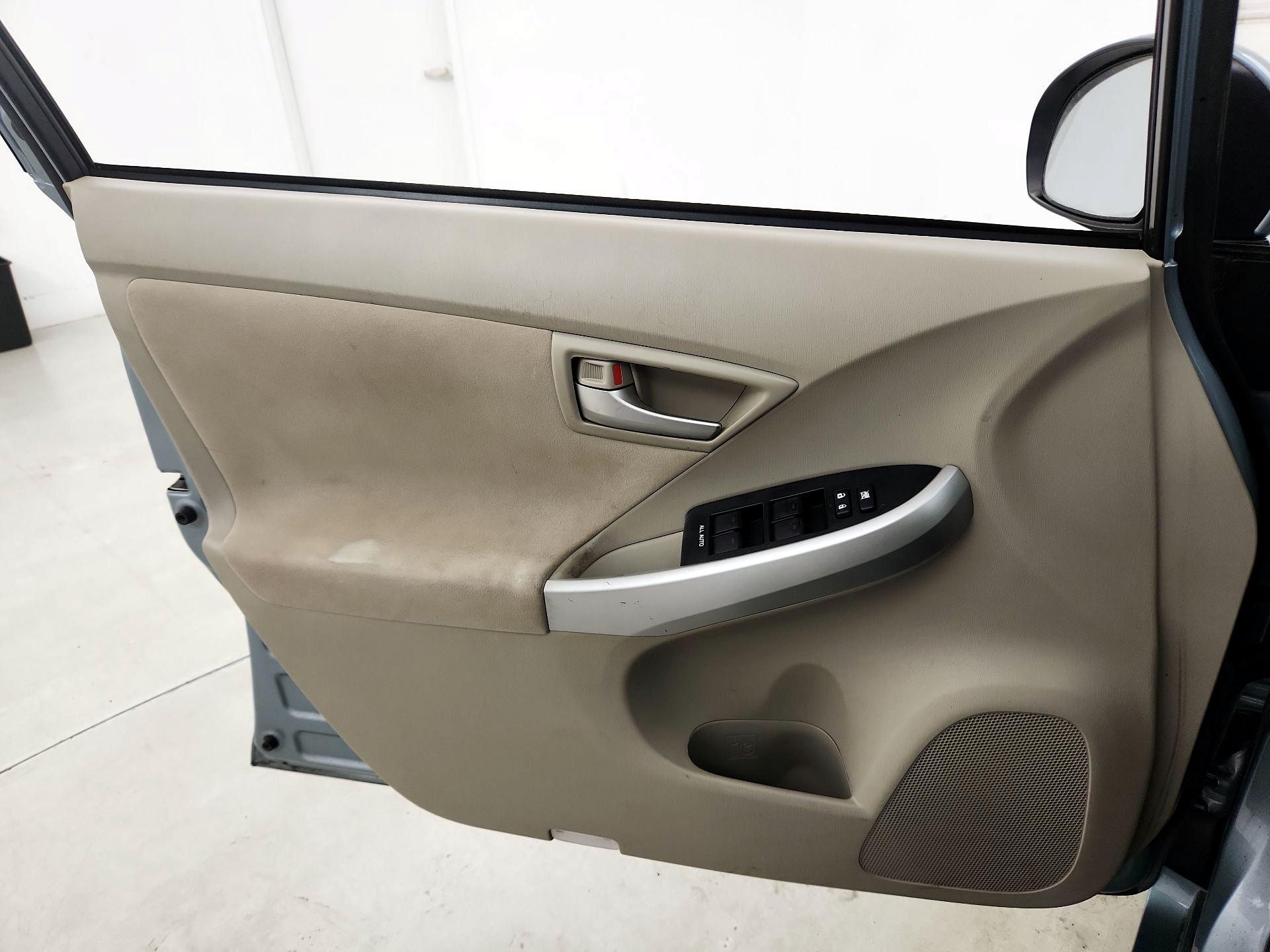 Thumbnail: 2014 Toyota Prius - 12