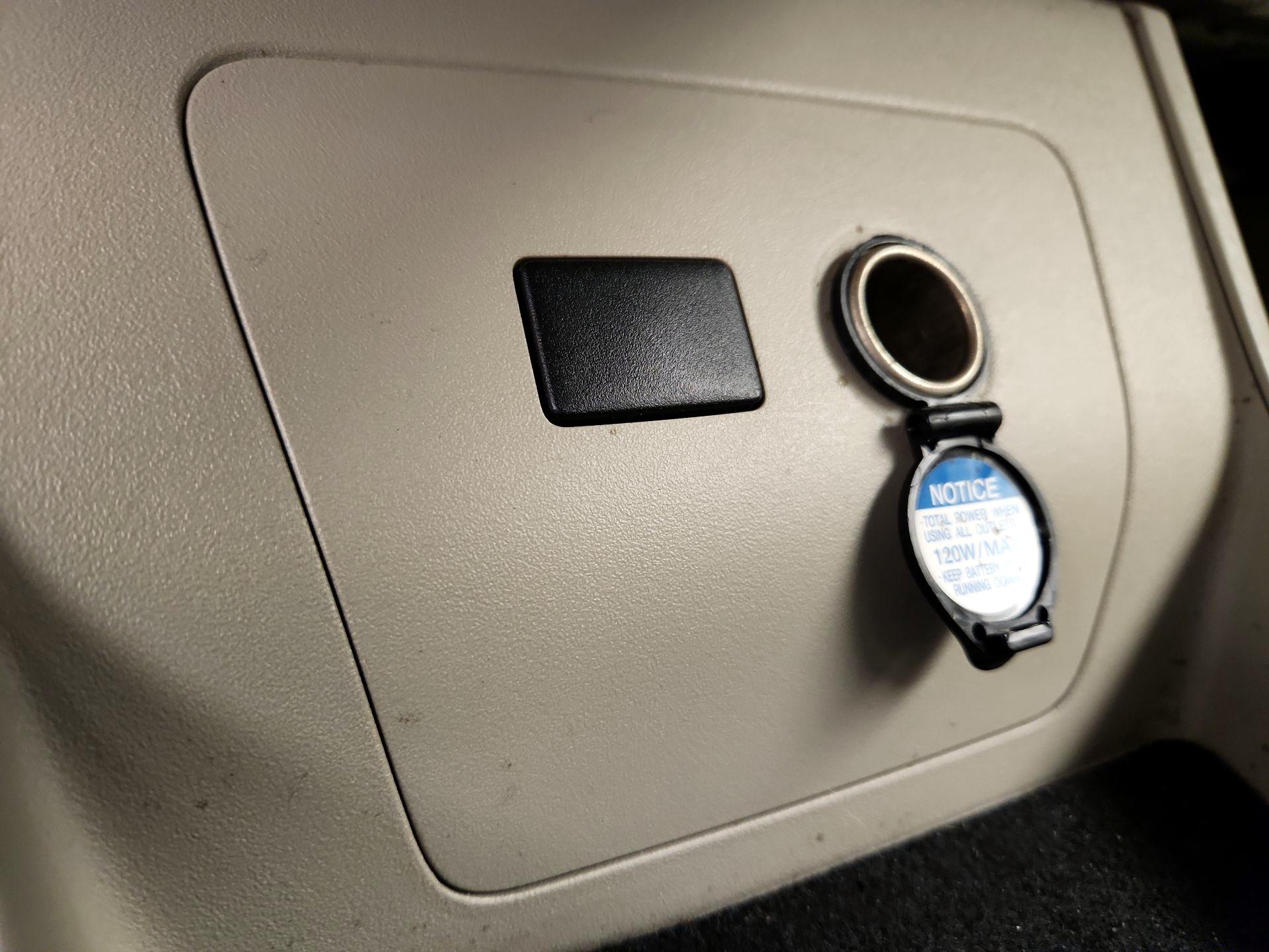Thumbnail: 2014 Toyota Prius - 18