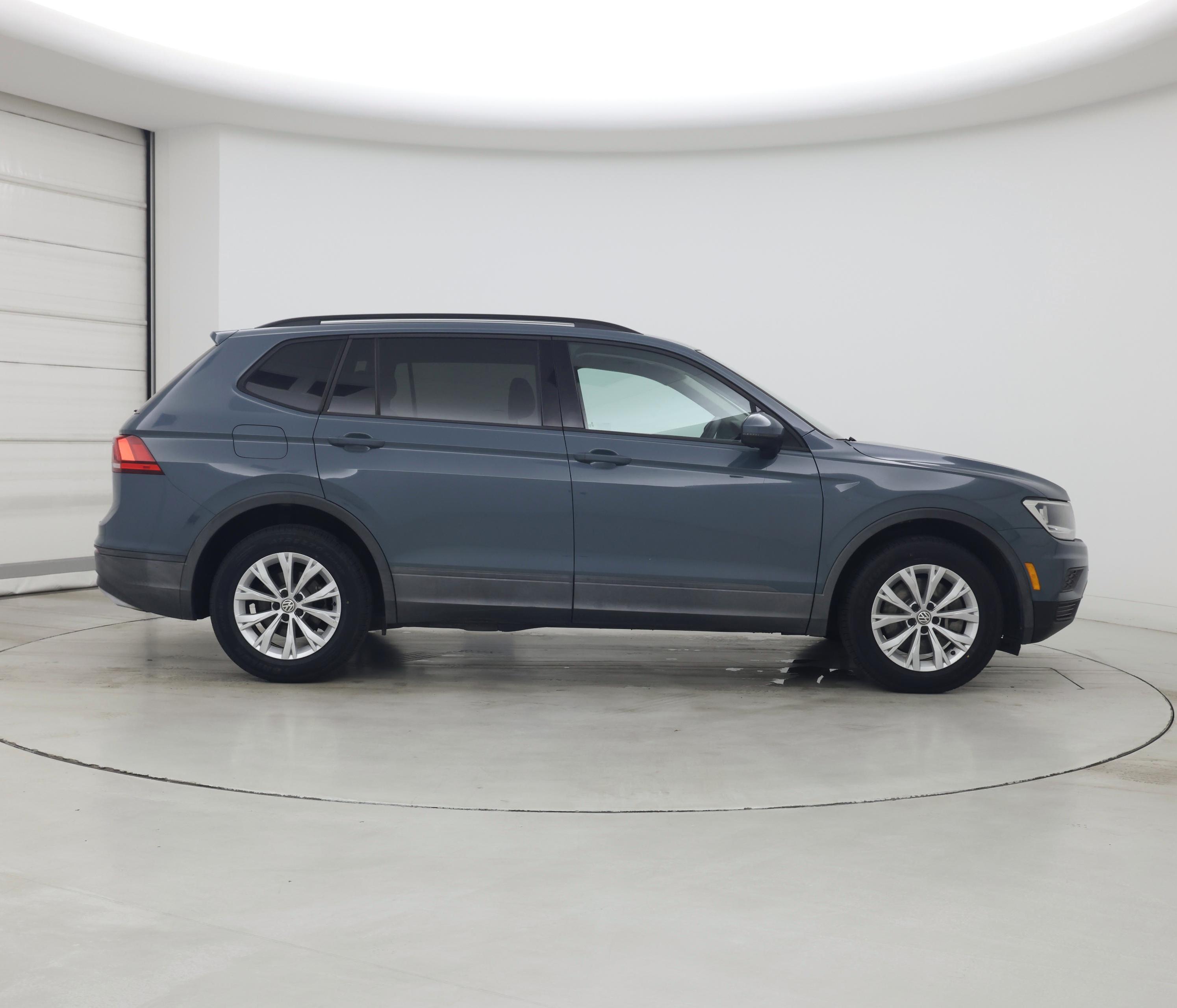Thumbnail: 2019 Volkswagen Tiguan - 7