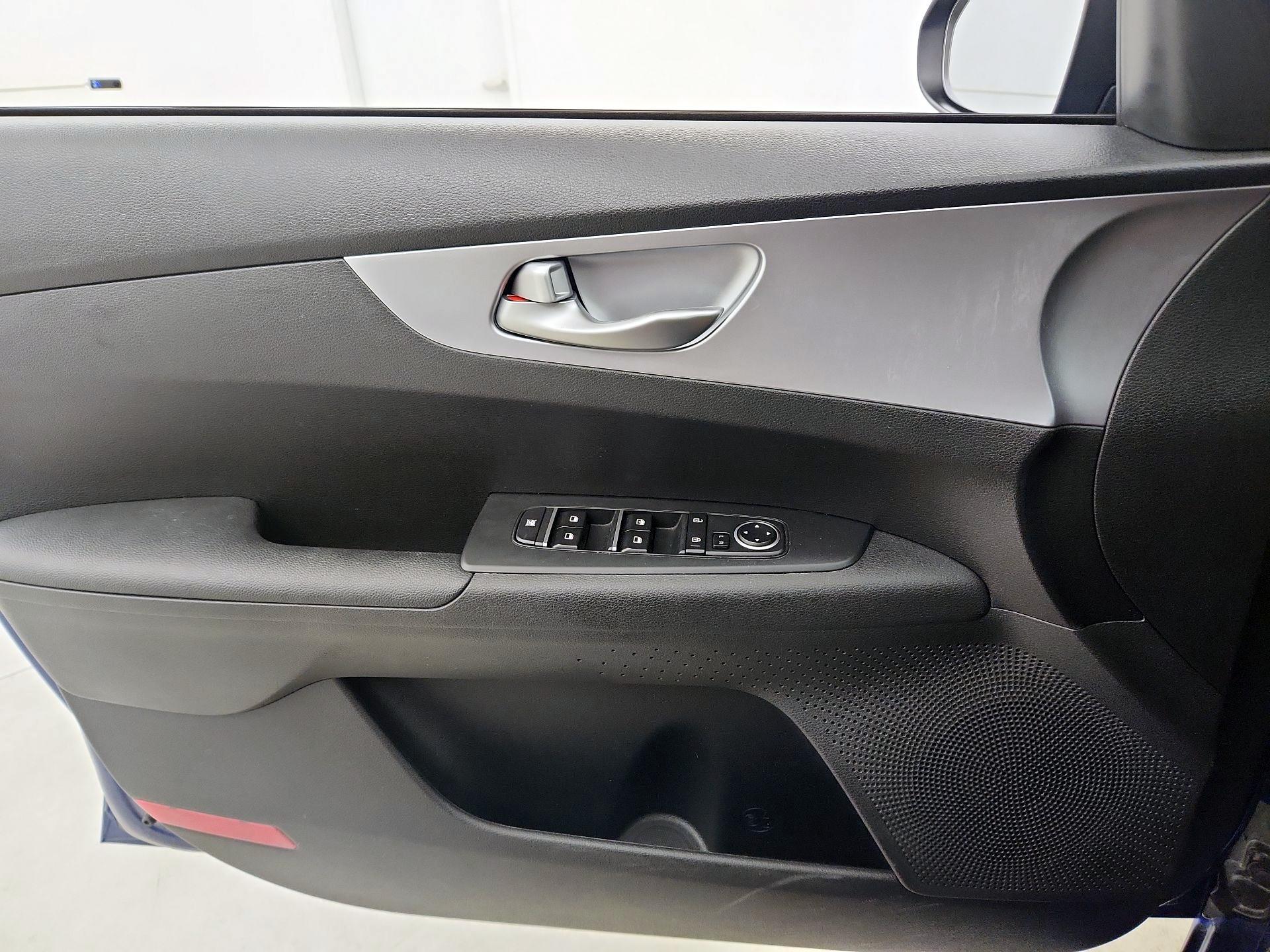 Thumbnail: 2023 Kia Forte - 12
