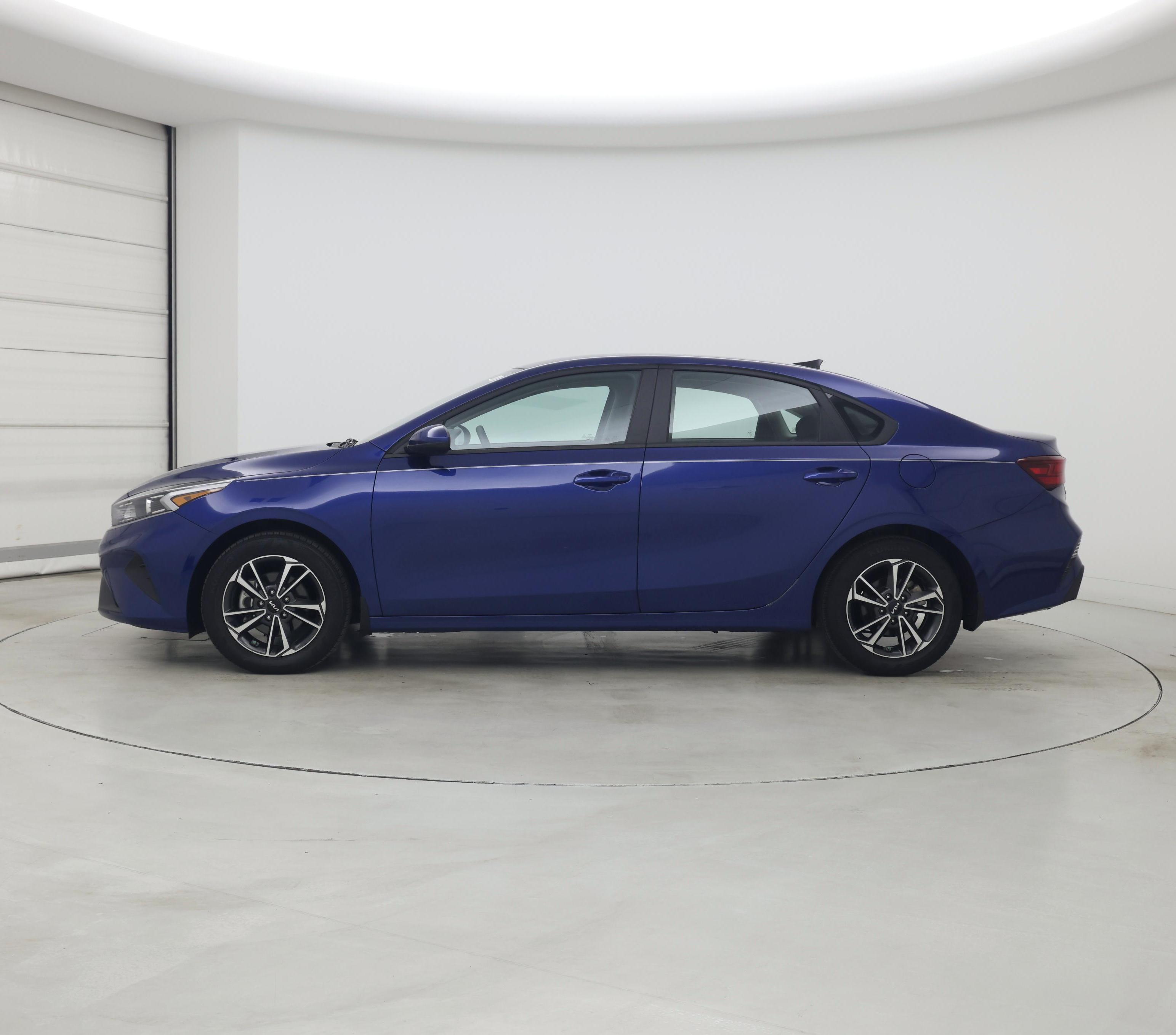 Thumbnail: 2023 Kia Forte - 3