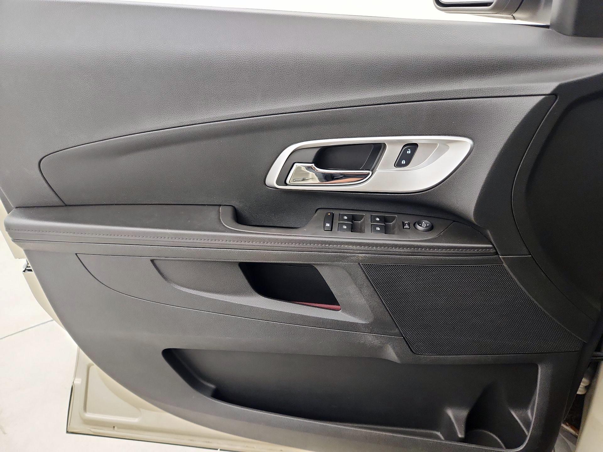 Thumbnail: 2016 Chevrolet Equinox - 12