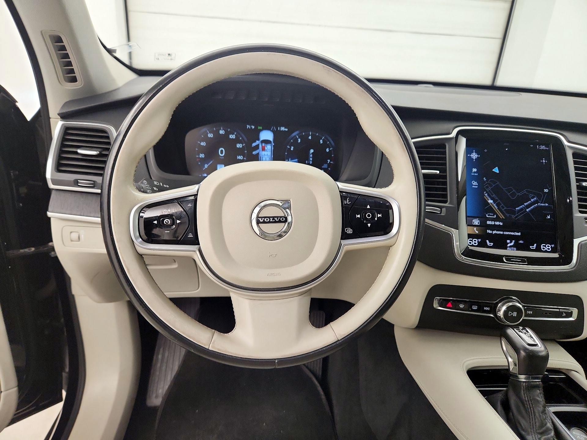 Thumbnail: 2020 Volvo XC90 - 10