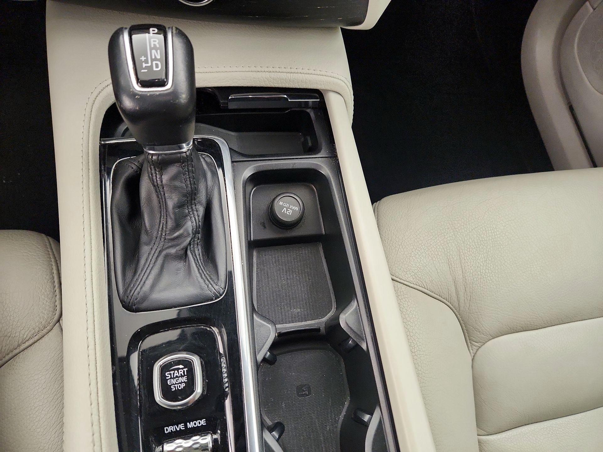 Thumbnail: 2020 Volvo XC90 - 18