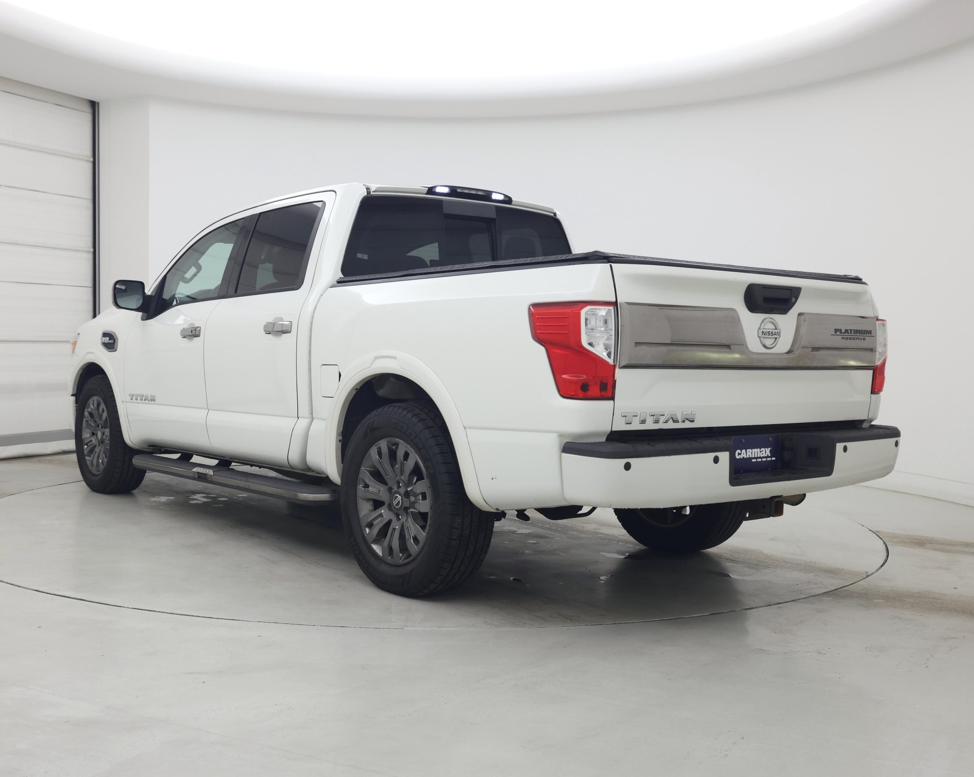 Thumbnail: 2017 Nissan Titan - 2