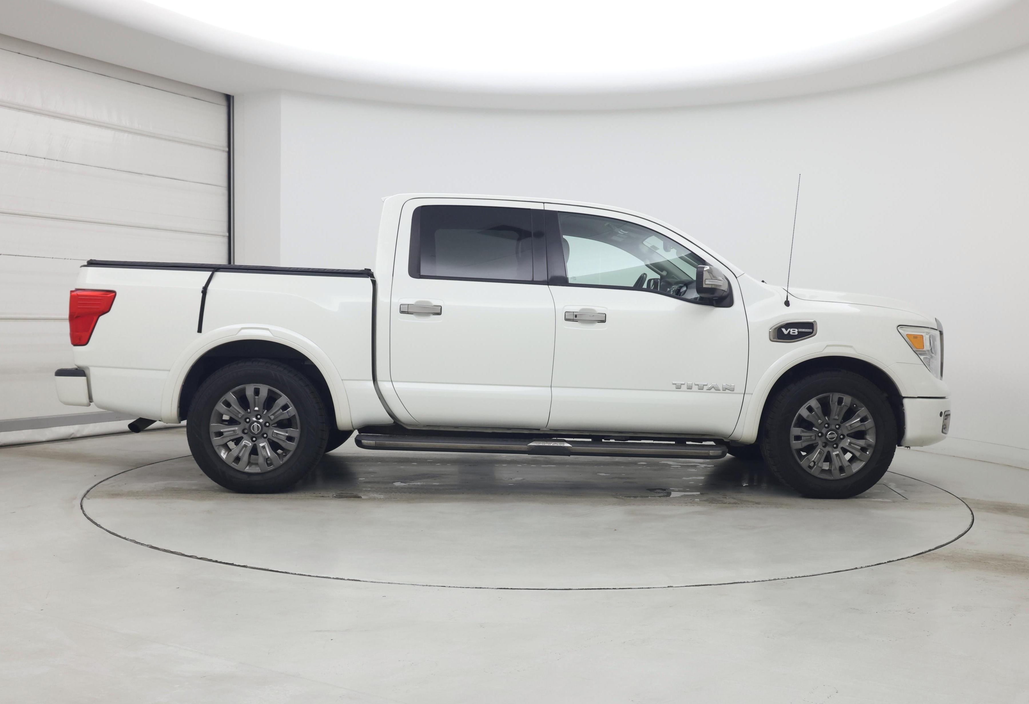 Thumbnail: 2017 Nissan Titan - 7