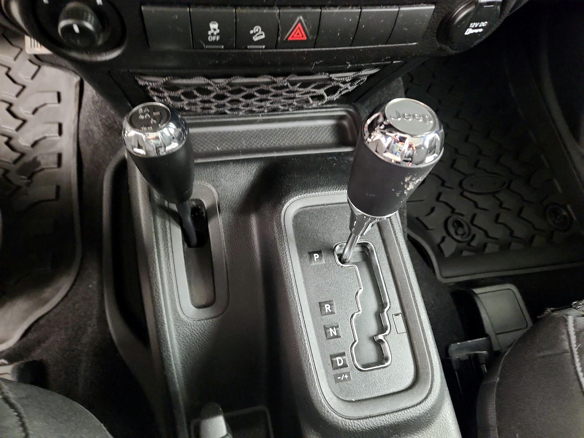 Thumbnail: 2017 Jeep Wrangler - 15