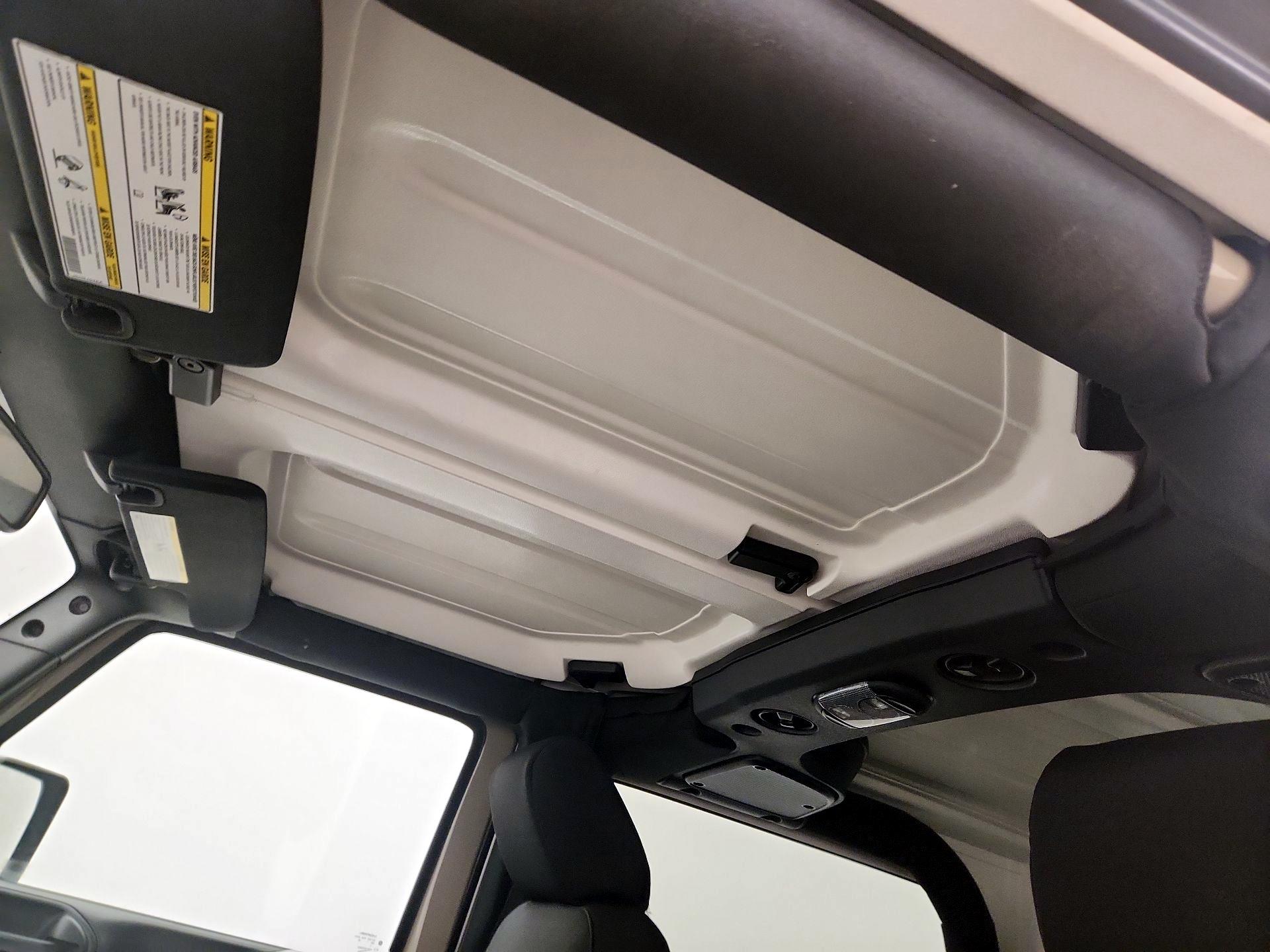 Thumbnail: 2017 Jeep Wrangler - 17