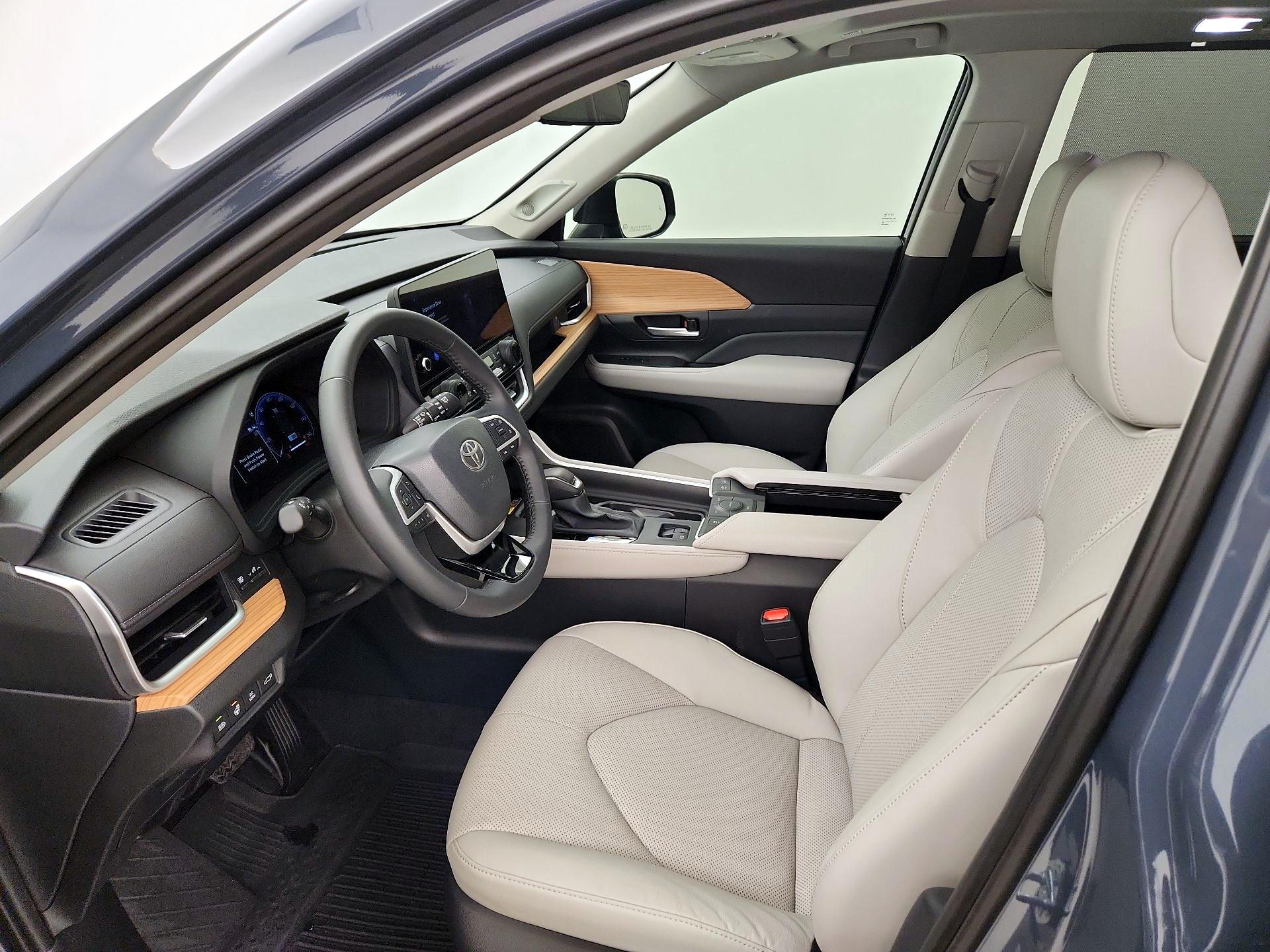 Thumbnail: 2026 Toyota Highlander - 11