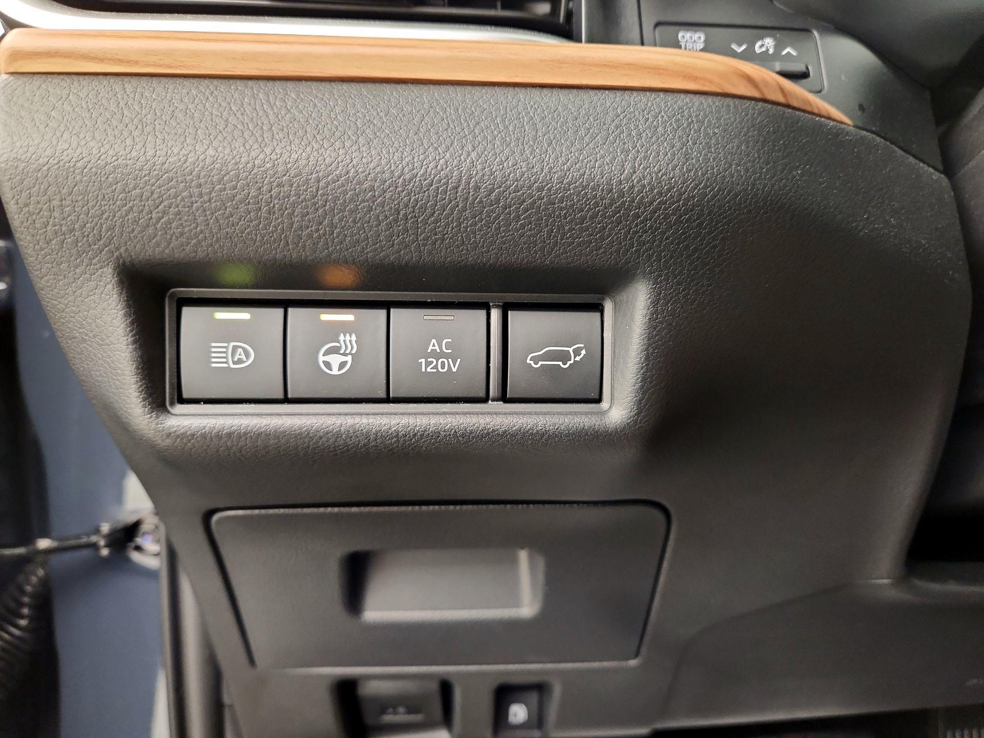 Thumbnail: 2026 Toyota Highlander - 13