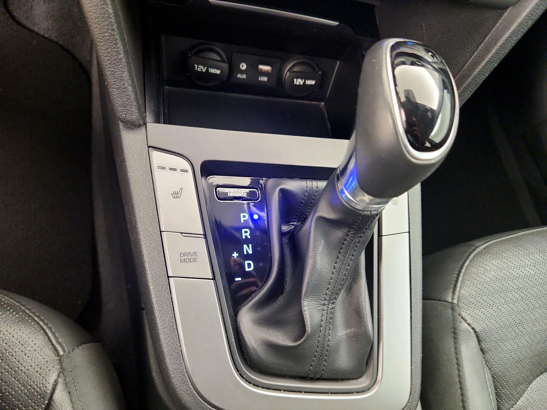 Thumbnail: 2017 Hyundai Elantra - 17