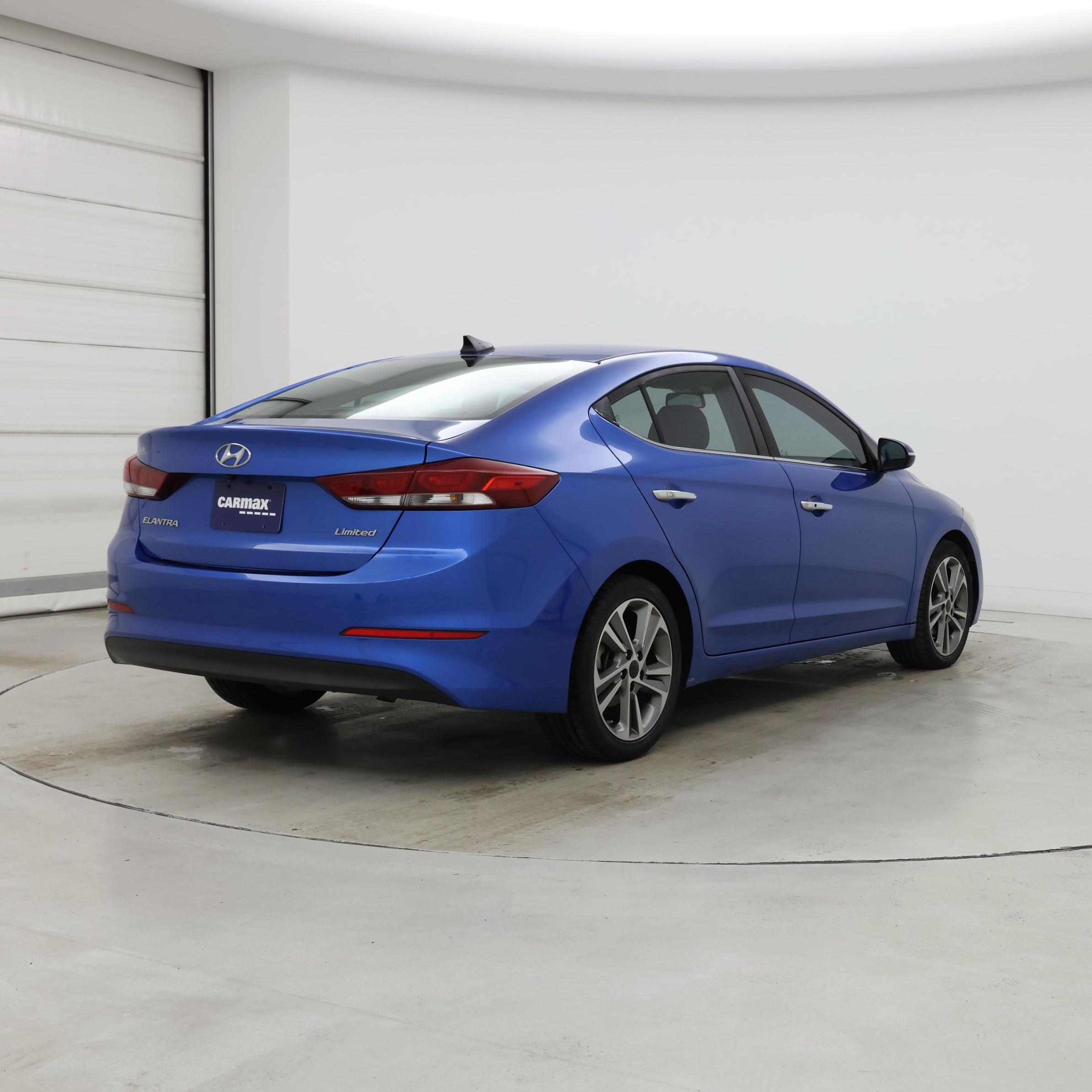 Thumbnail: 2017 Hyundai Elantra - 8