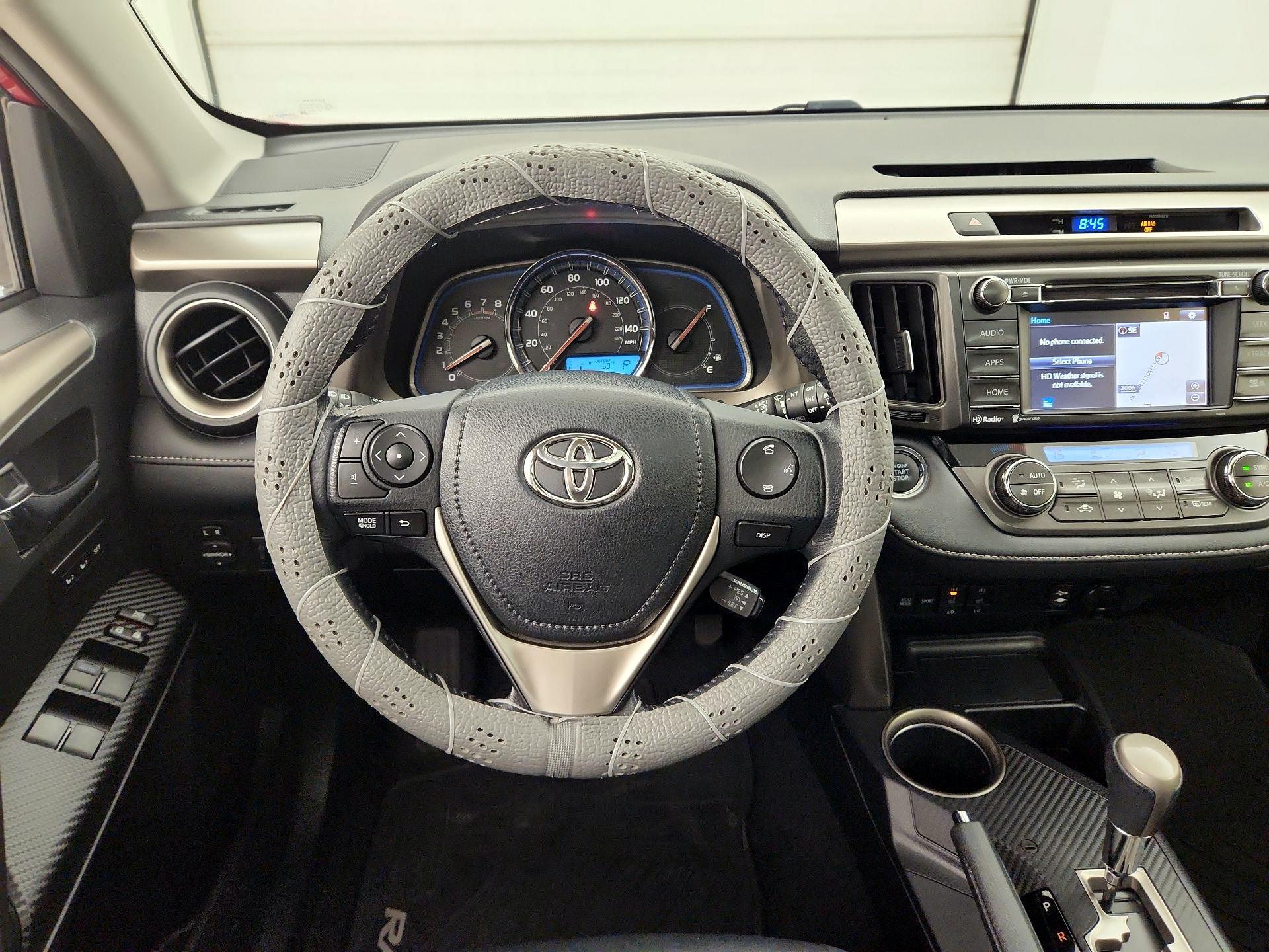 Thumbnail: 2015 Toyota RAV4 - 10