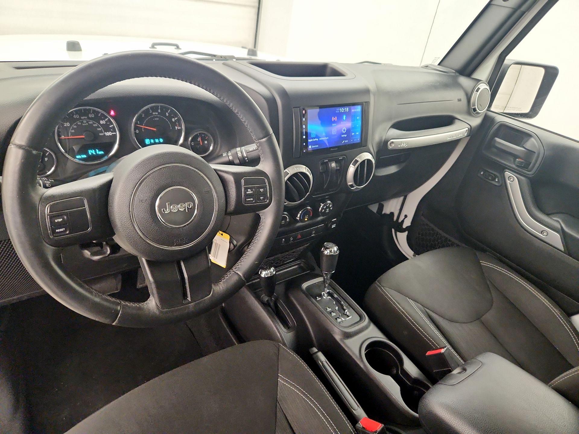 Thumbnail: 2015 Jeep Wrangler - 9