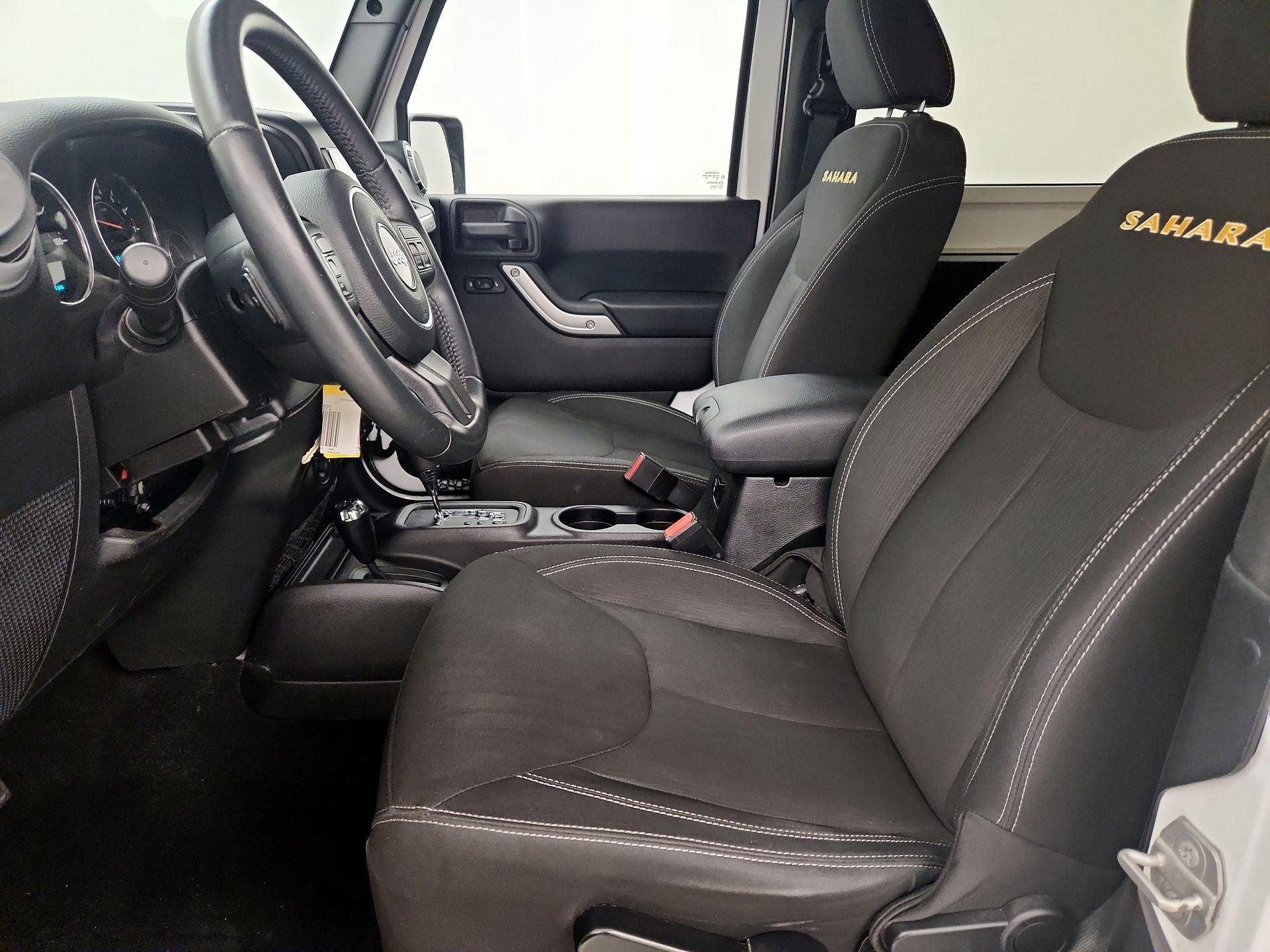 Thumbnail: 2015 Jeep Wrangler - 11
