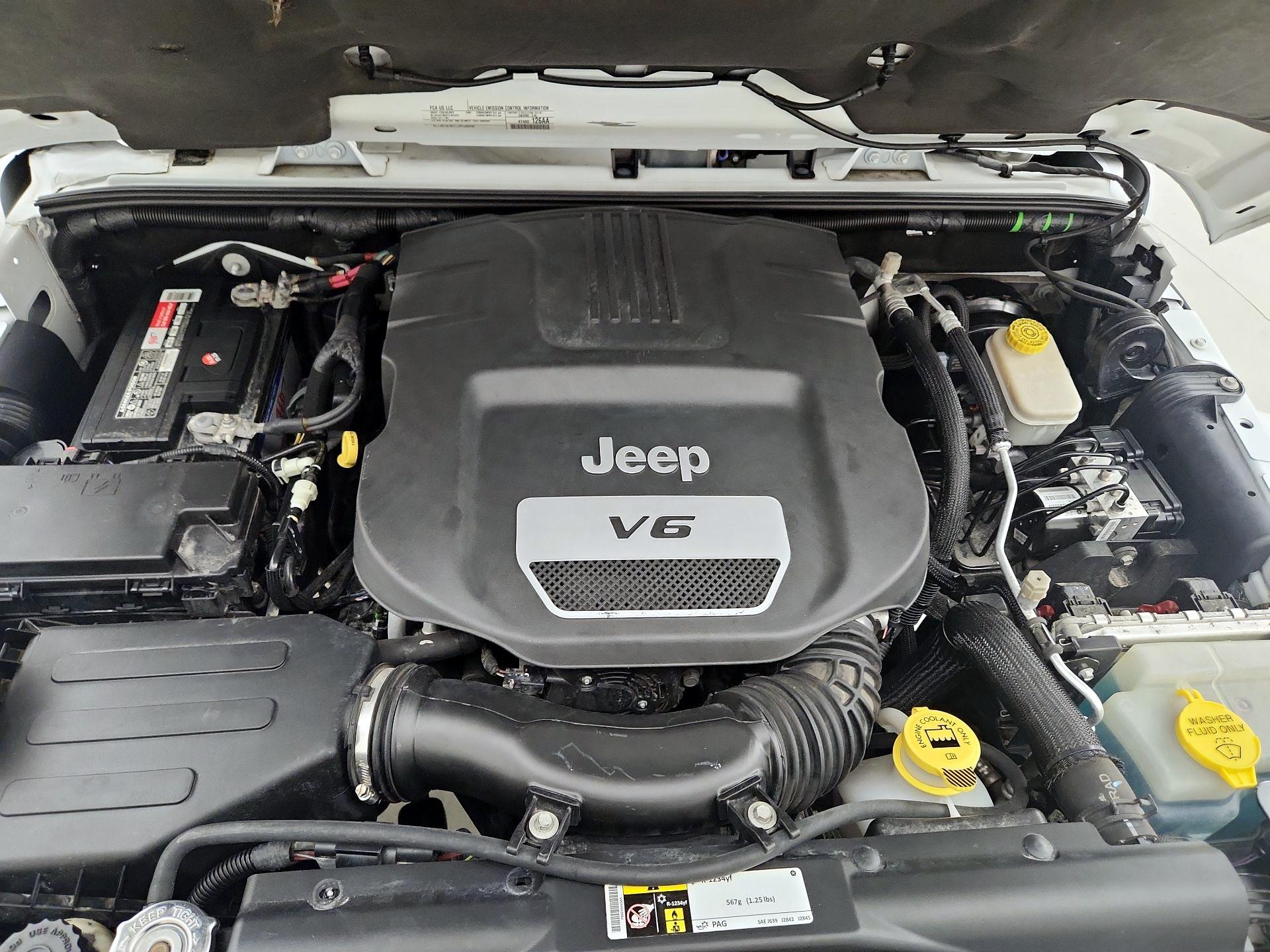 Thumbnail: 2015 Jeep Wrangler - 19