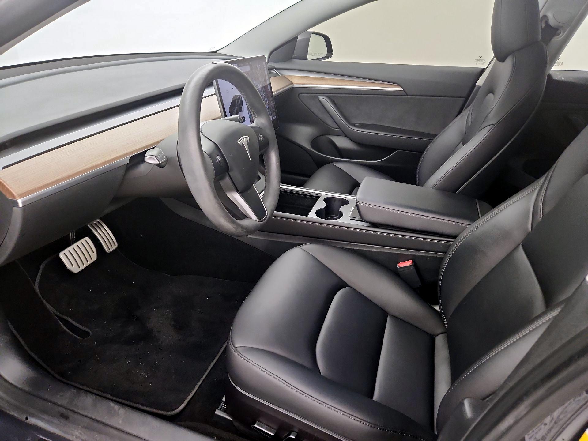 Thumbnail: 2023 Tesla Model 3 - 11