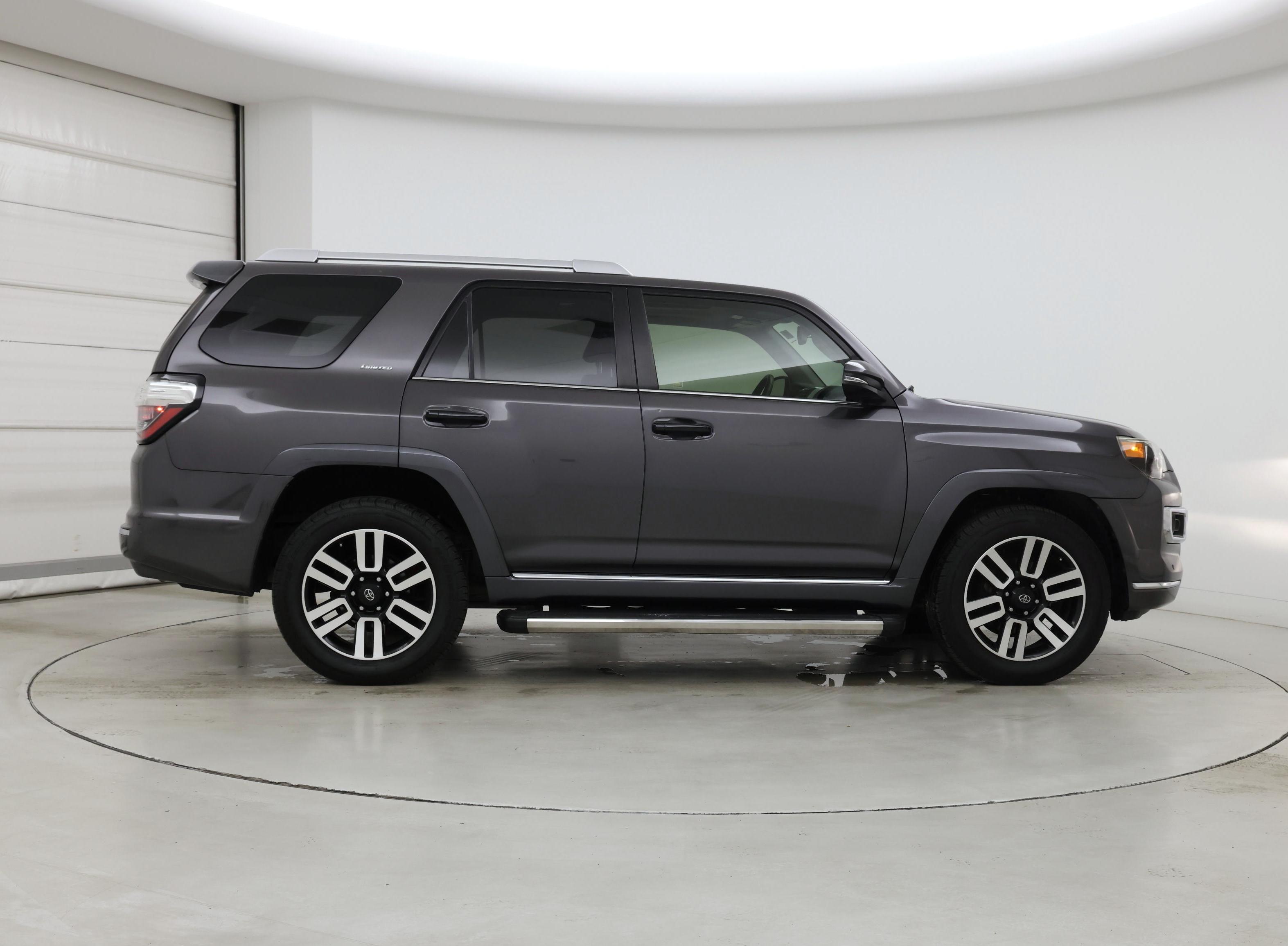 Thumbnail: 2017 Toyota 4Runner - 7
