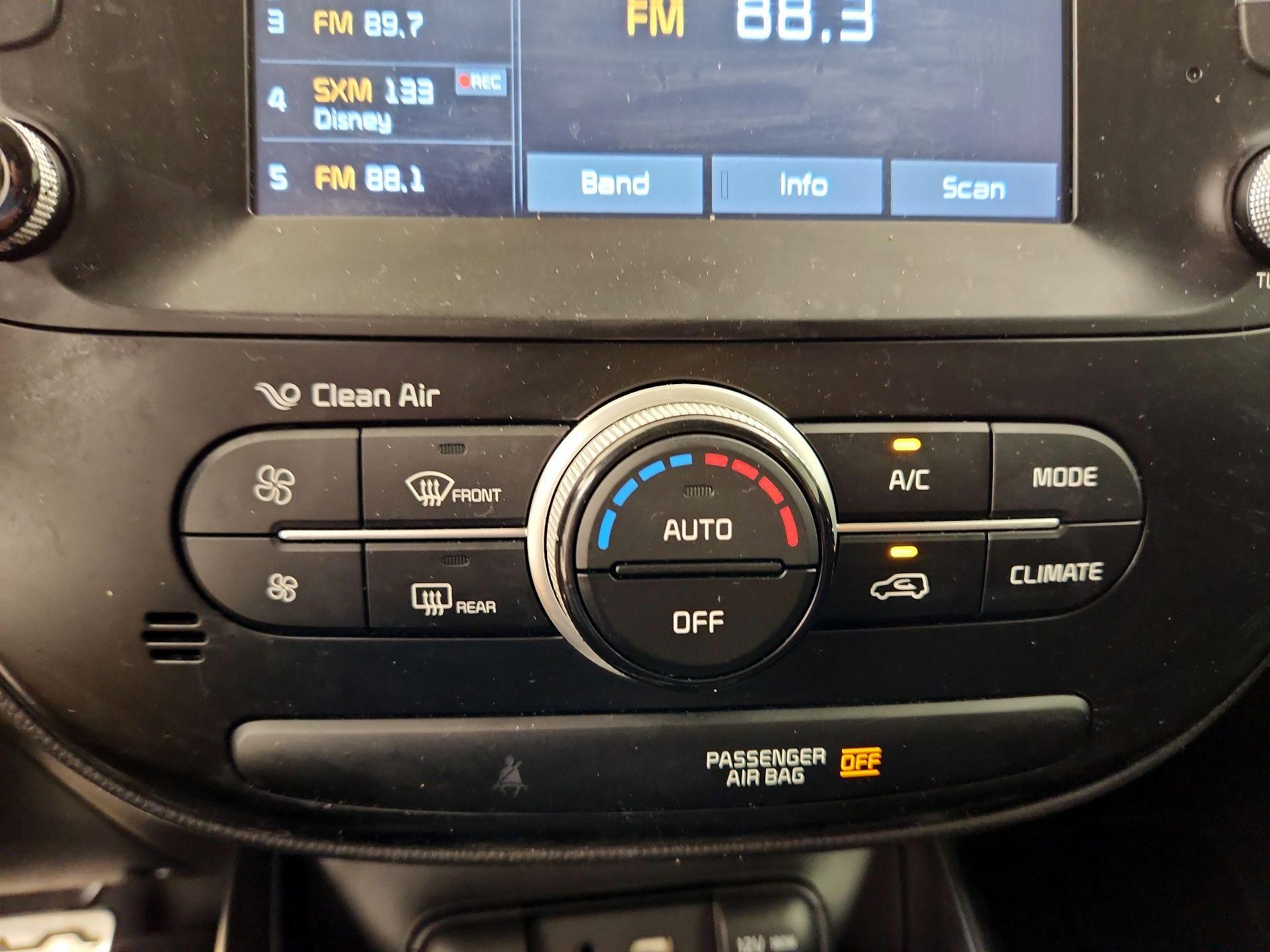 Thumbnail: 2018 Kia Soul - 16