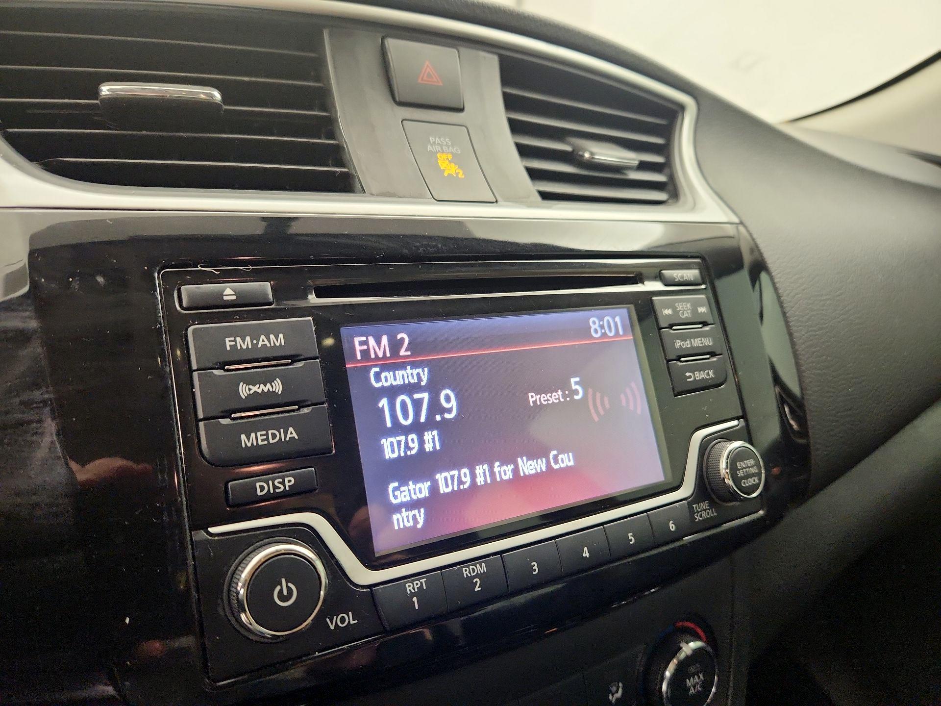 Thumbnail: 2017 Nissan Sentra - 15