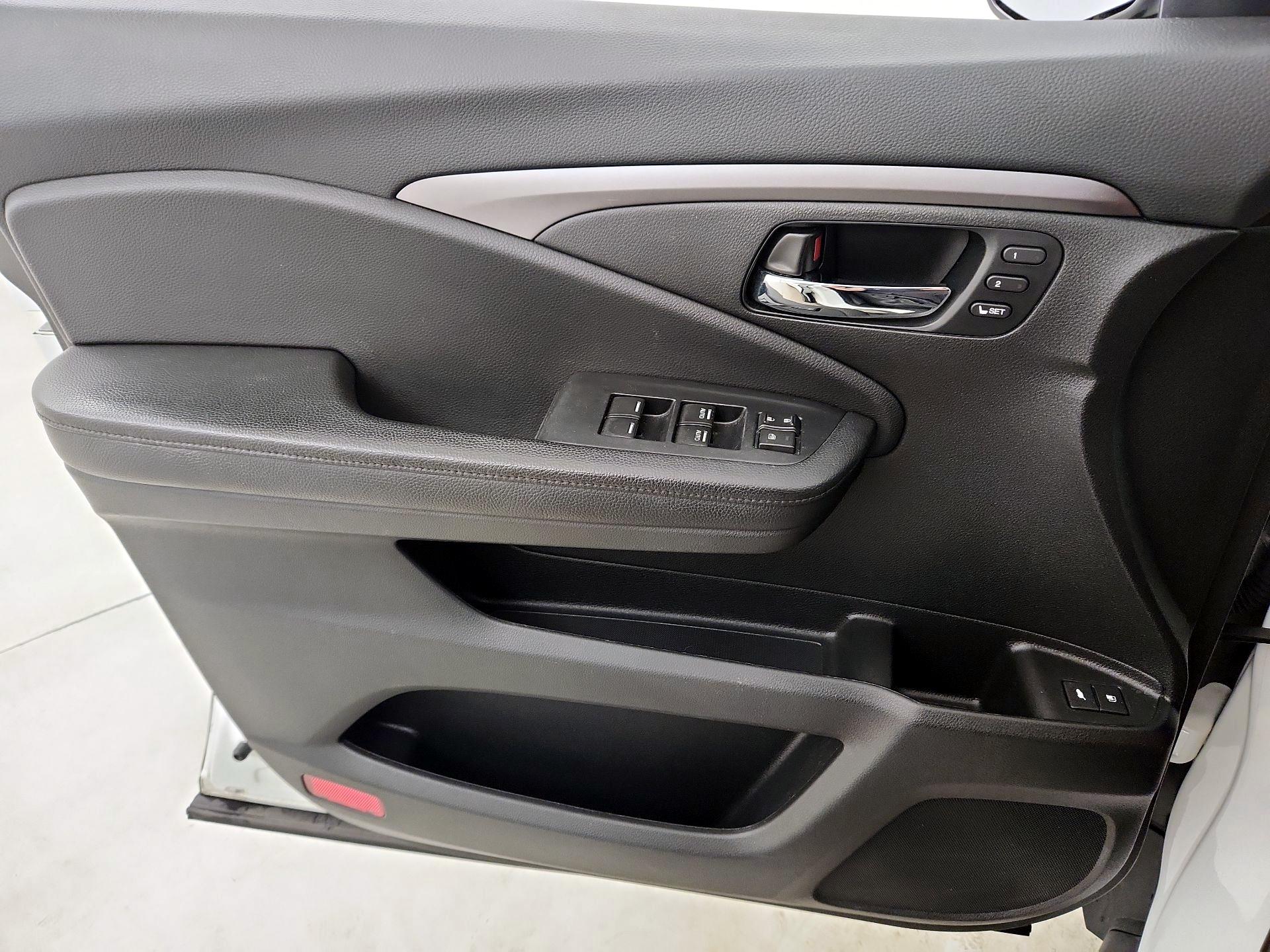 Thumbnail: 2021 Honda Pilot - 12