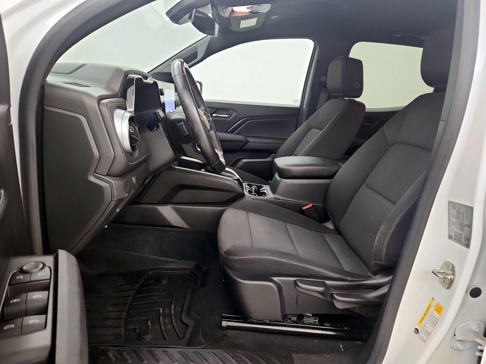 Thumbnail: 2023 Chevrolet Colorado - 11