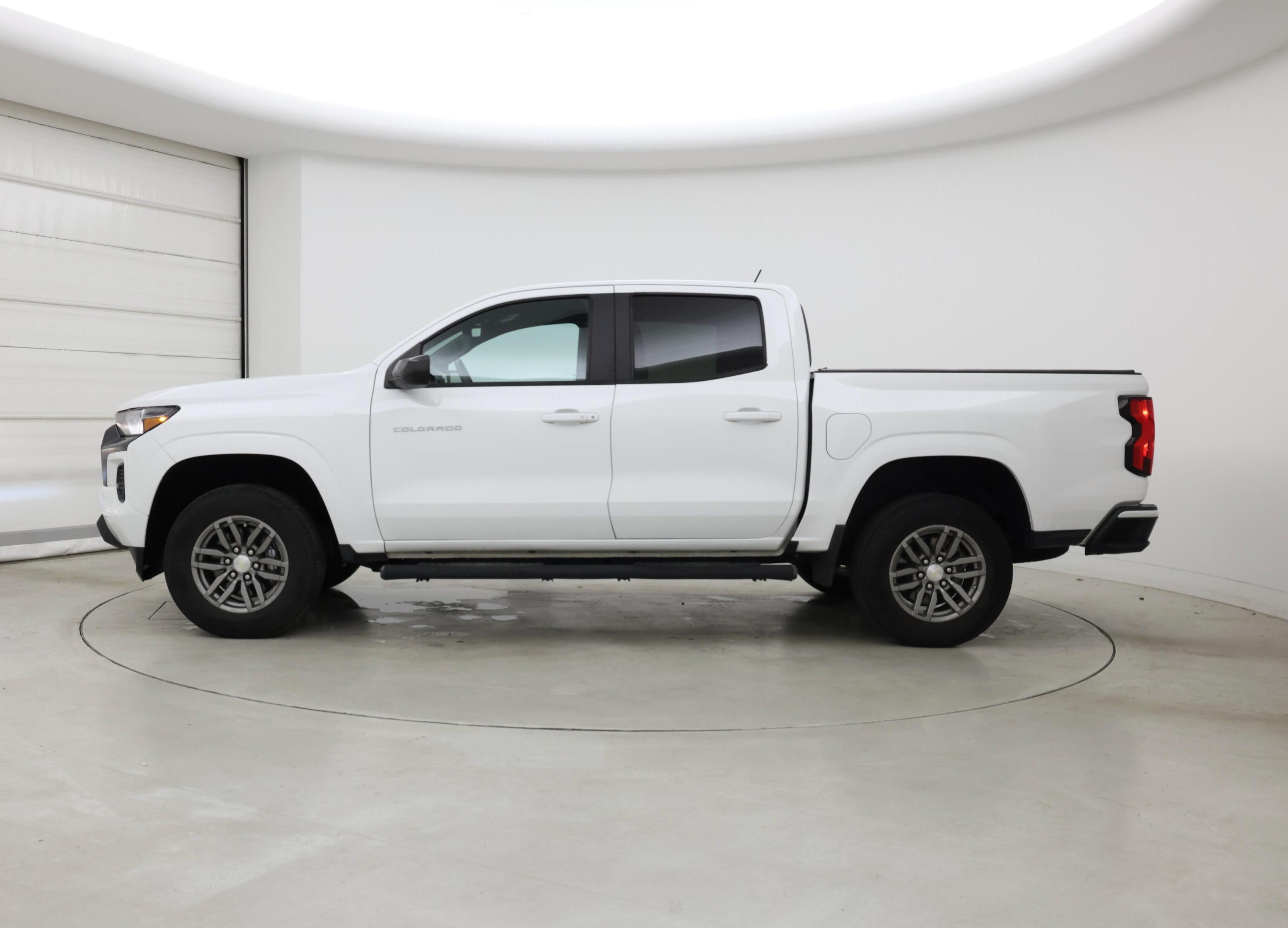 Thumbnail: 2023 Chevrolet Colorado - 3