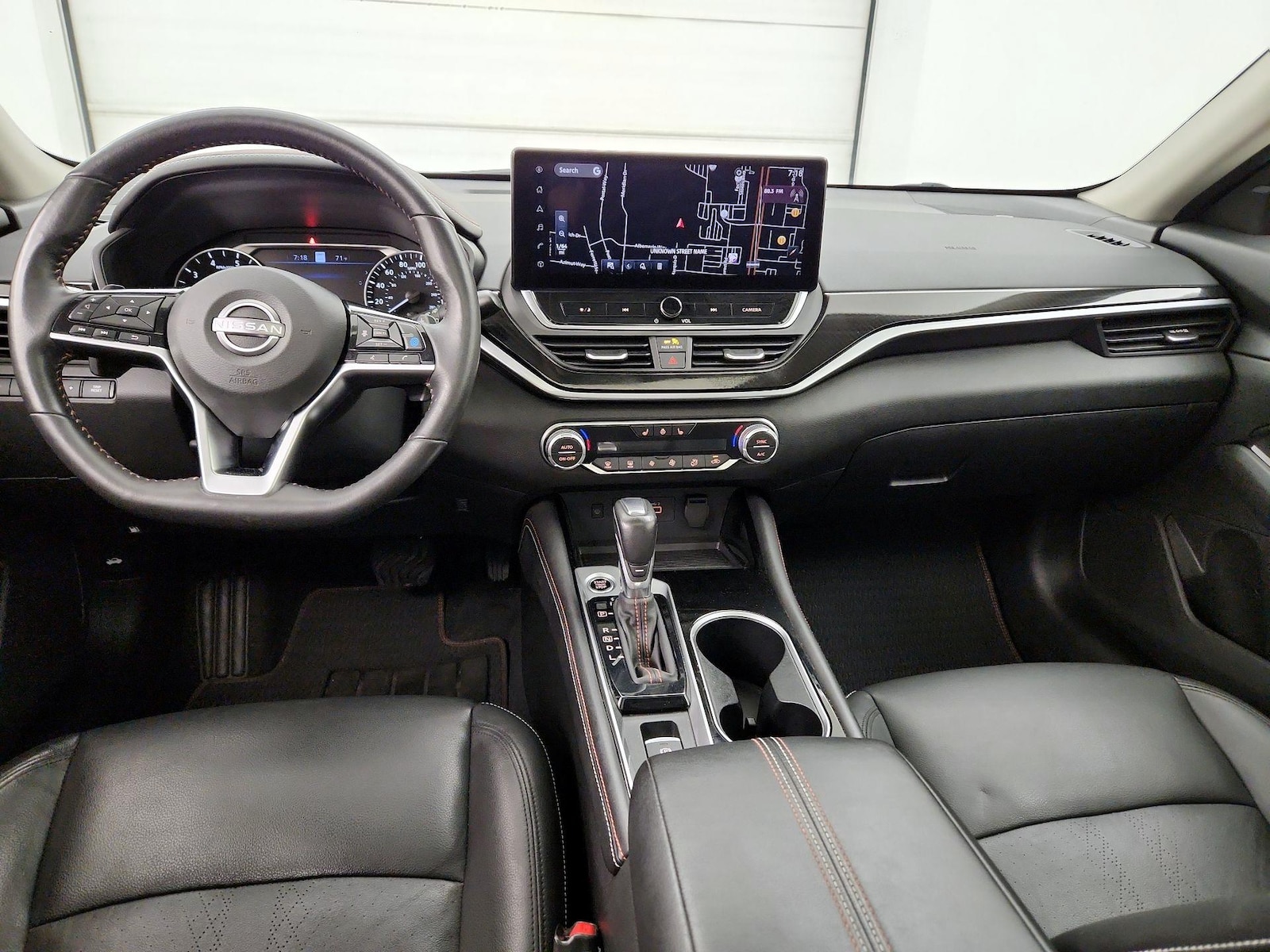 2023 Nissan Altima SR - Photo 10