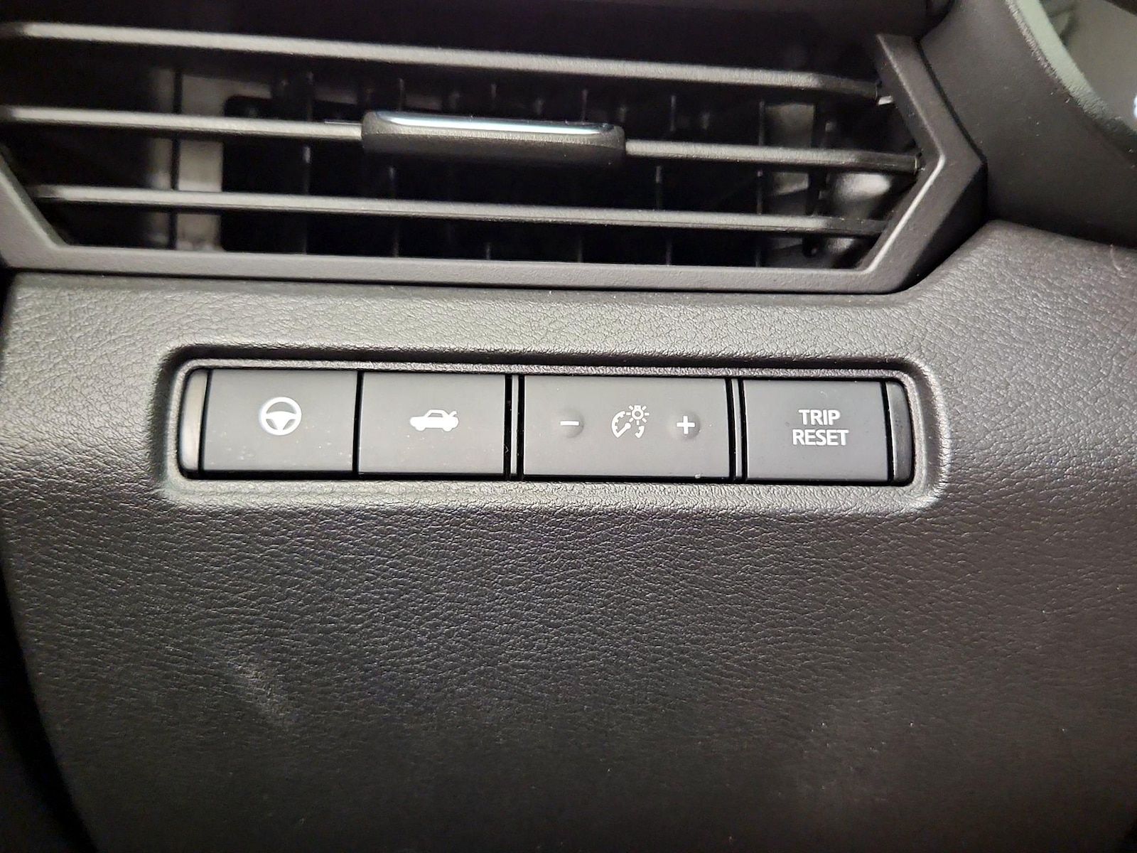 2023 Nissan Altima SR - Photo 14