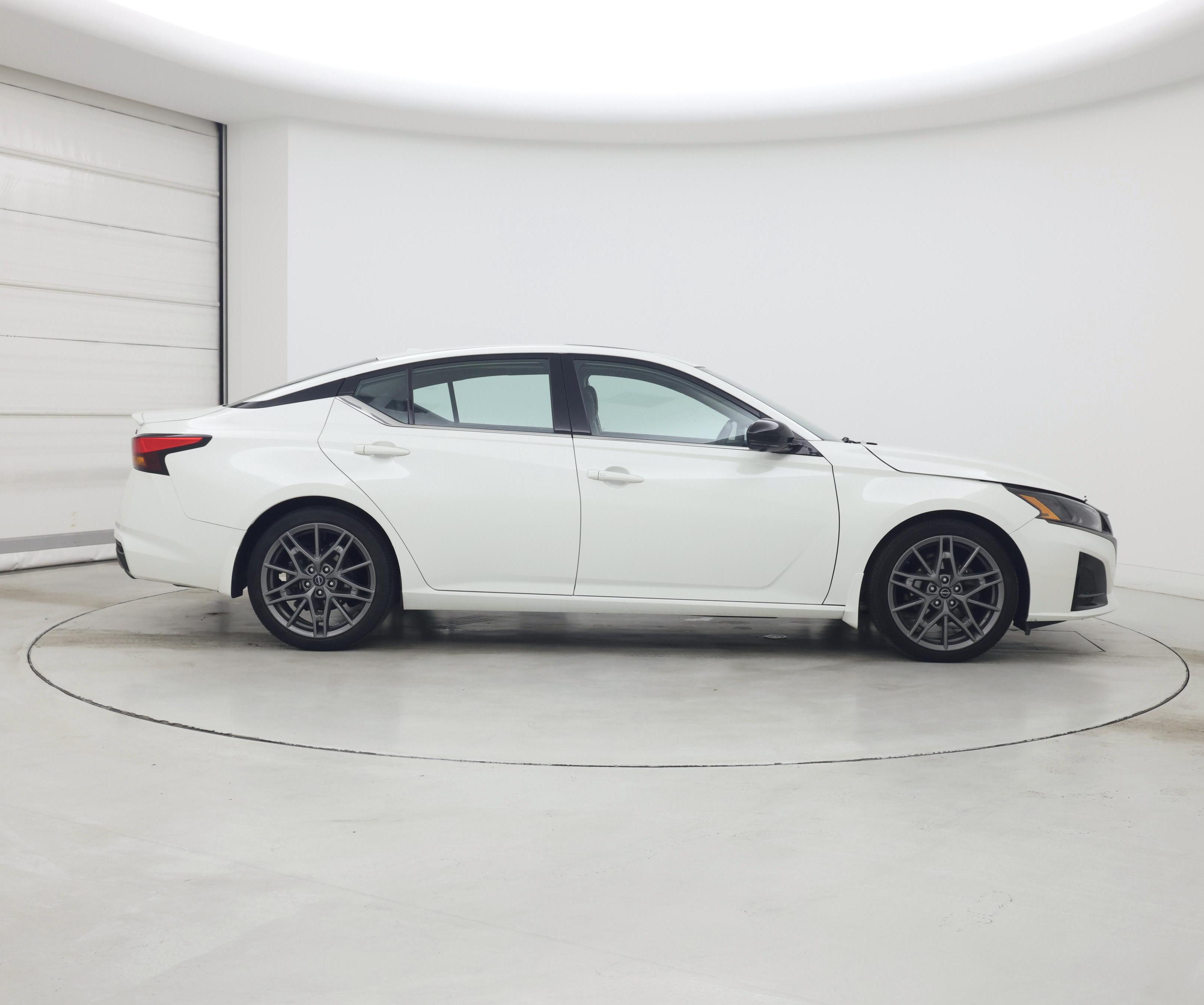 Thumbnail: 2023 Nissan Altima - 7