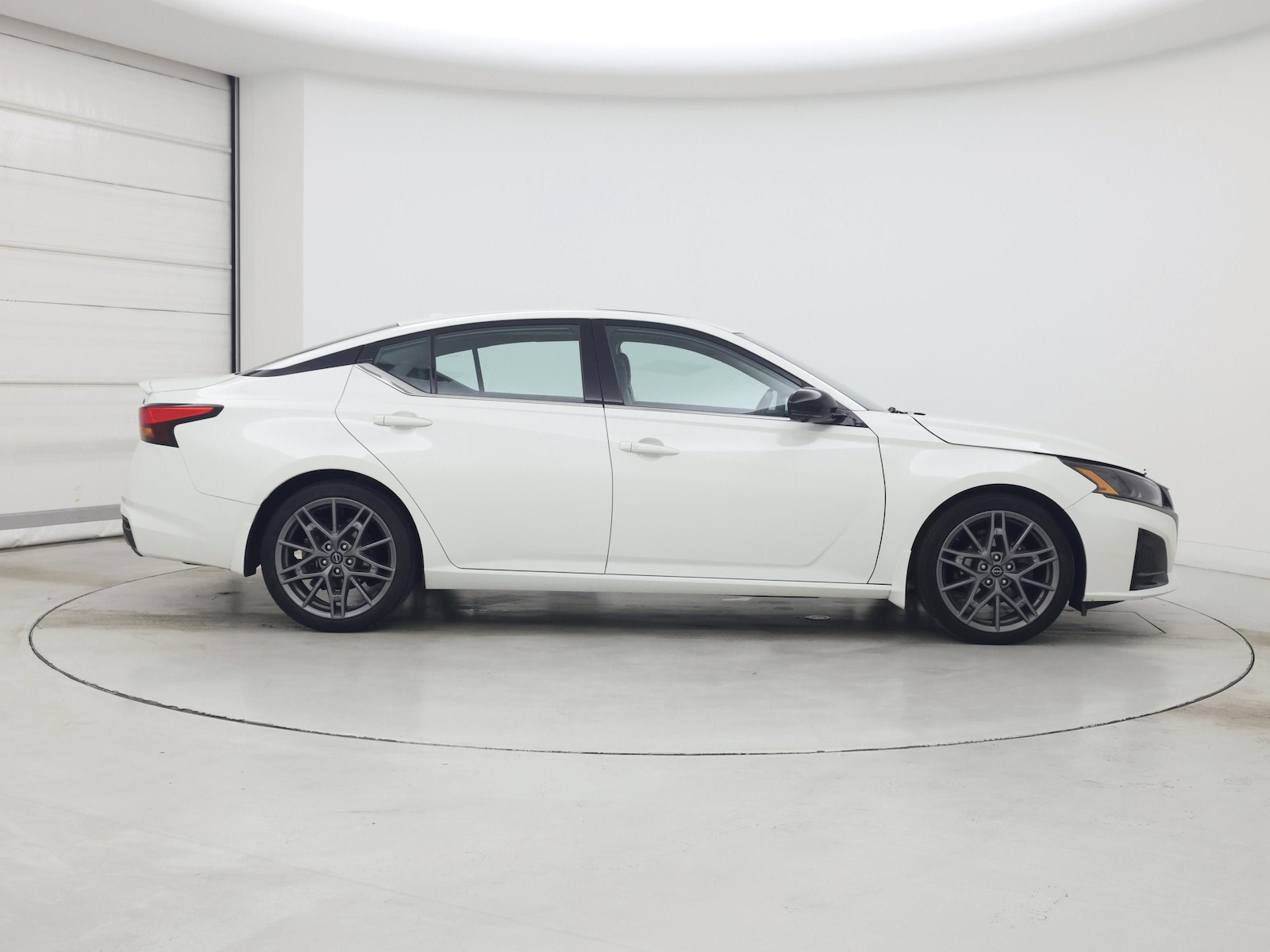 2023 Nissan Altima SR - Photo 8