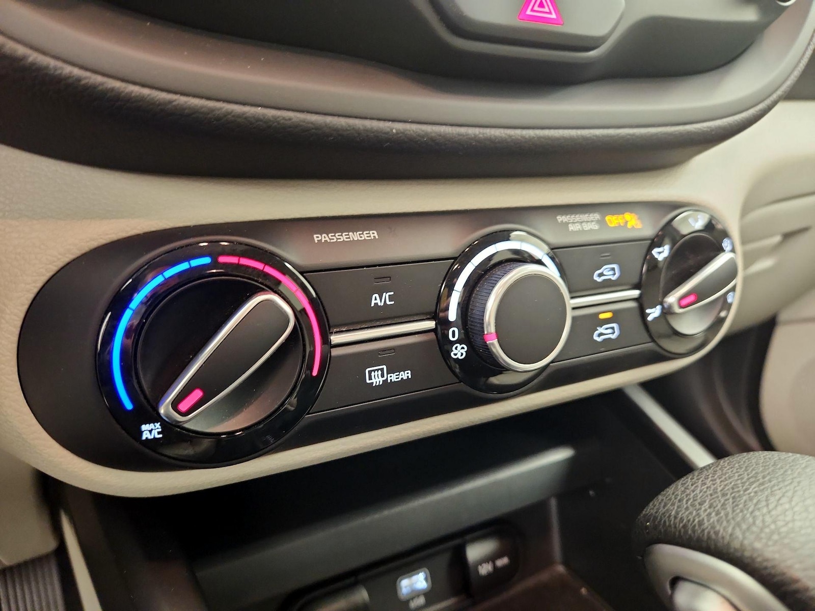 2023 Kia Soul LX - Photo 17