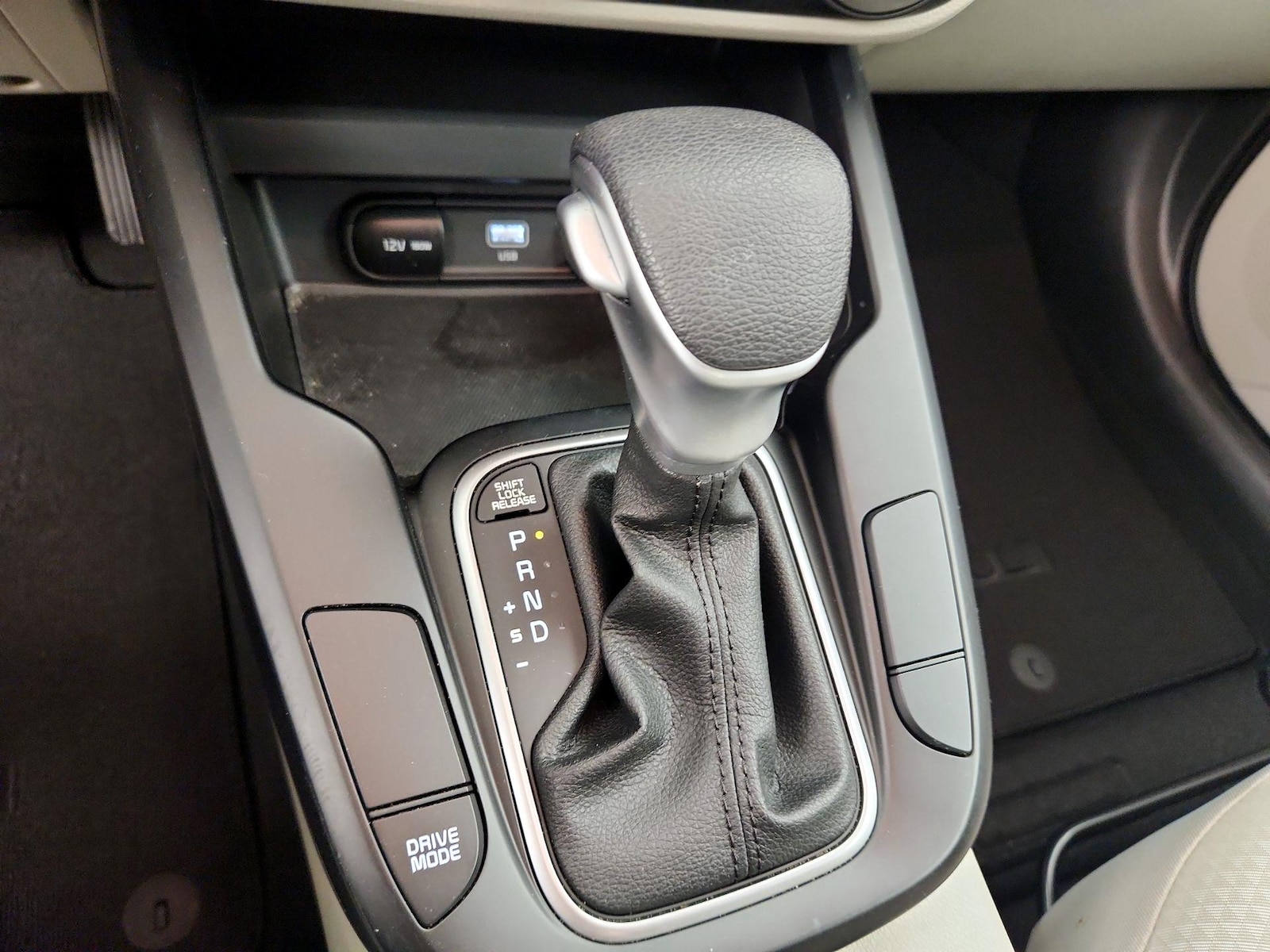 2023 Kia Soul LX - Photo 18