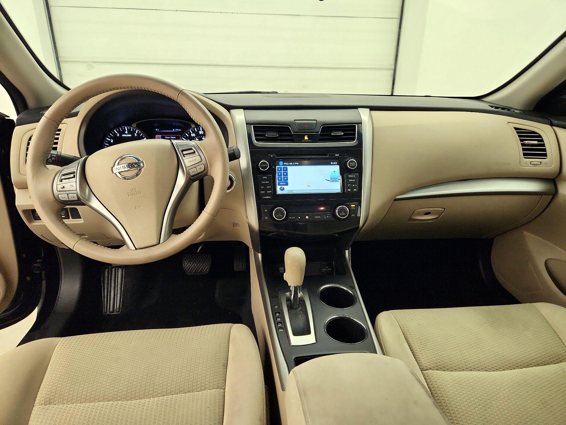 Thumbnail: 2015 Nissan Altima - 9