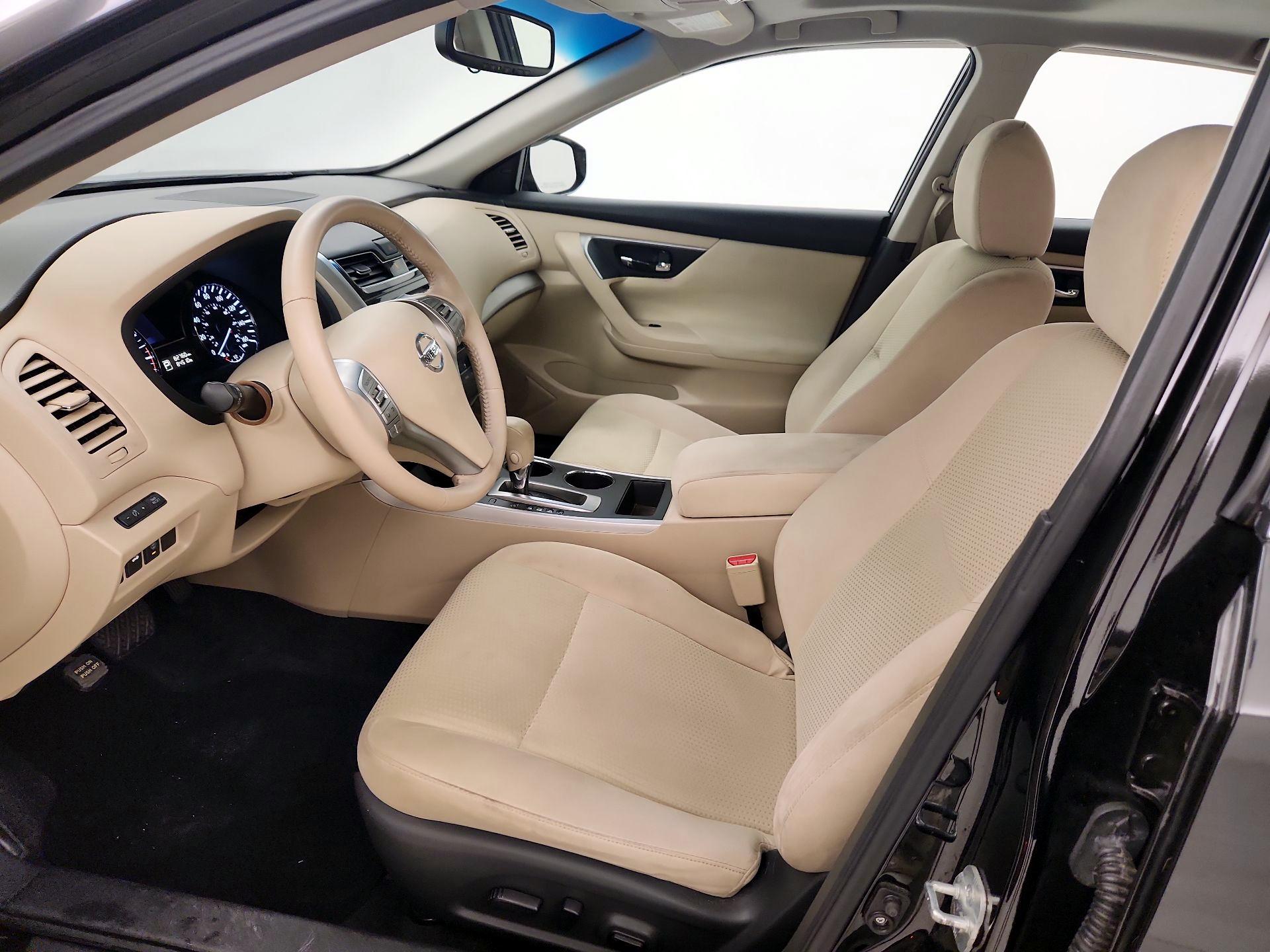 Thumbnail: 2015 Nissan Altima - 11