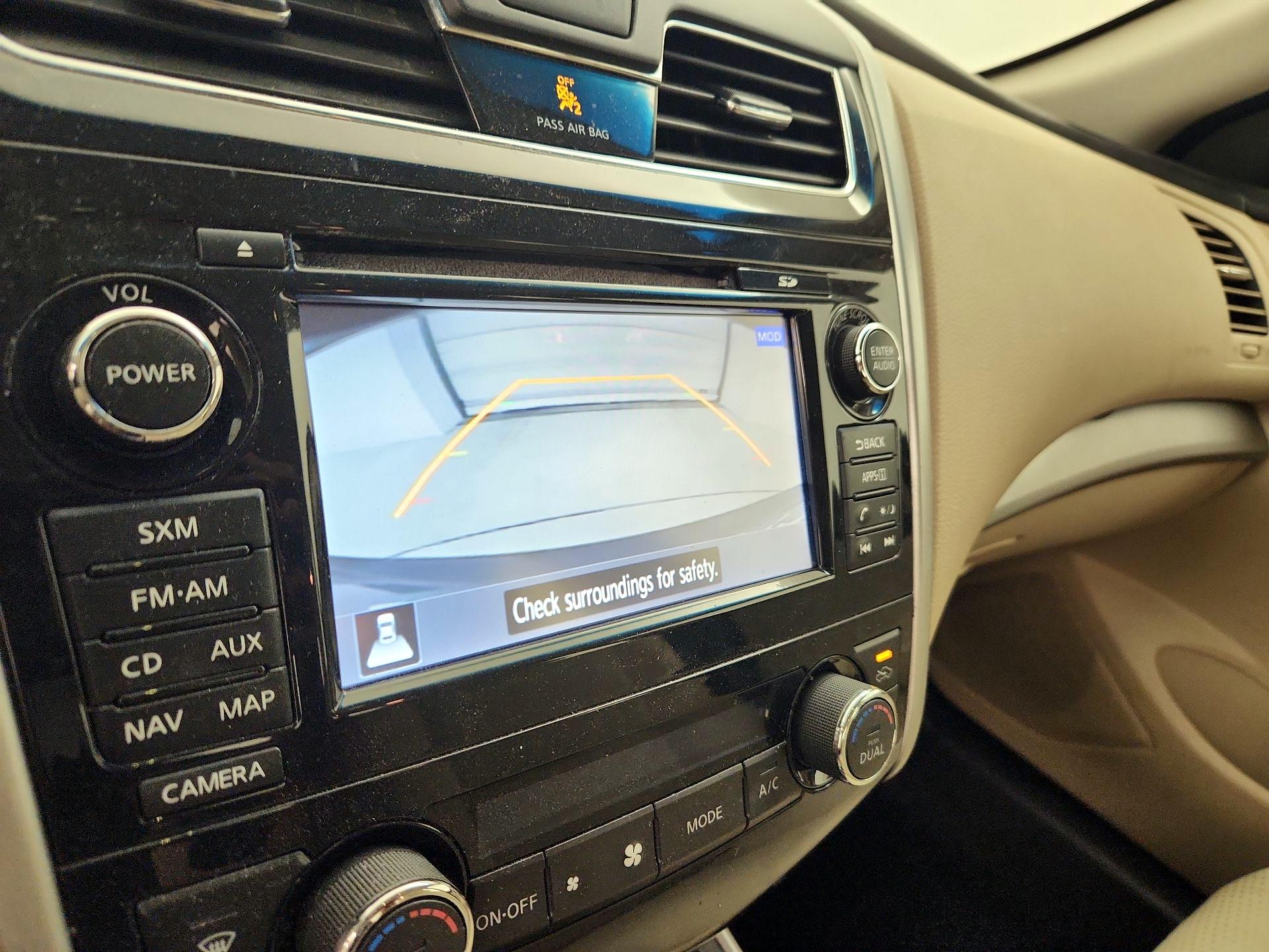 Thumbnail: 2015 Nissan Altima - 15