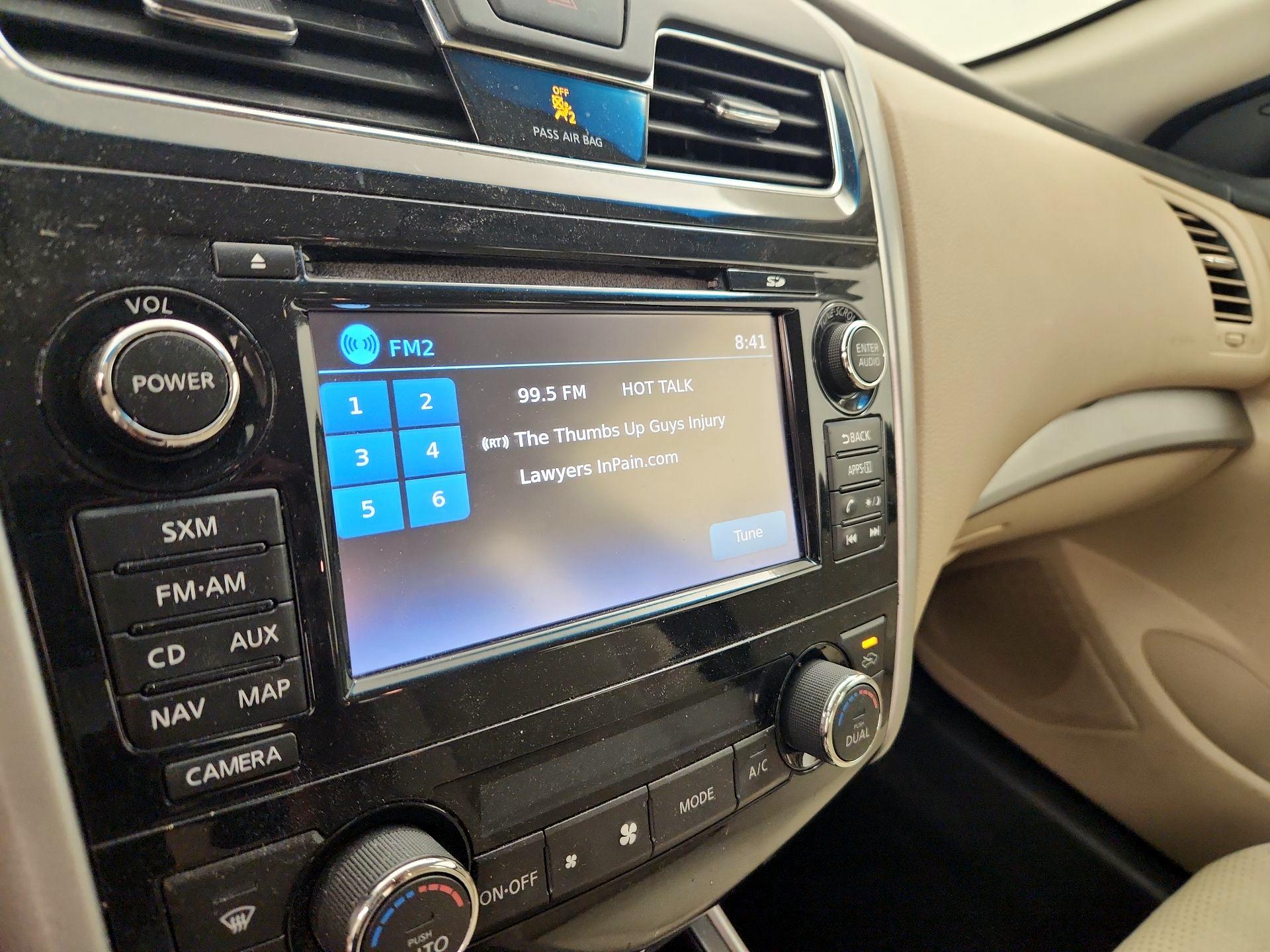 Thumbnail: 2015 Nissan Altima - 16