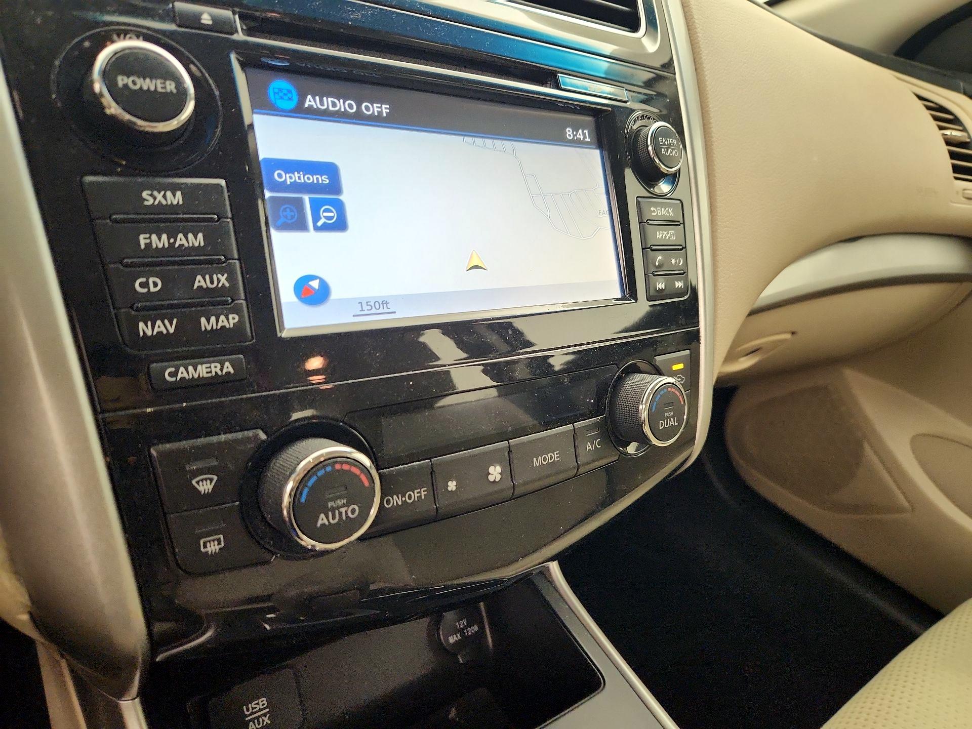 Thumbnail: 2015 Nissan Altima - 17