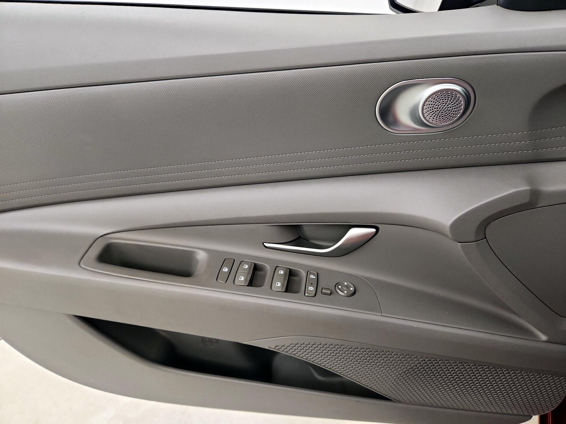 Thumbnail: 2023 Hyundai Elantra - 12