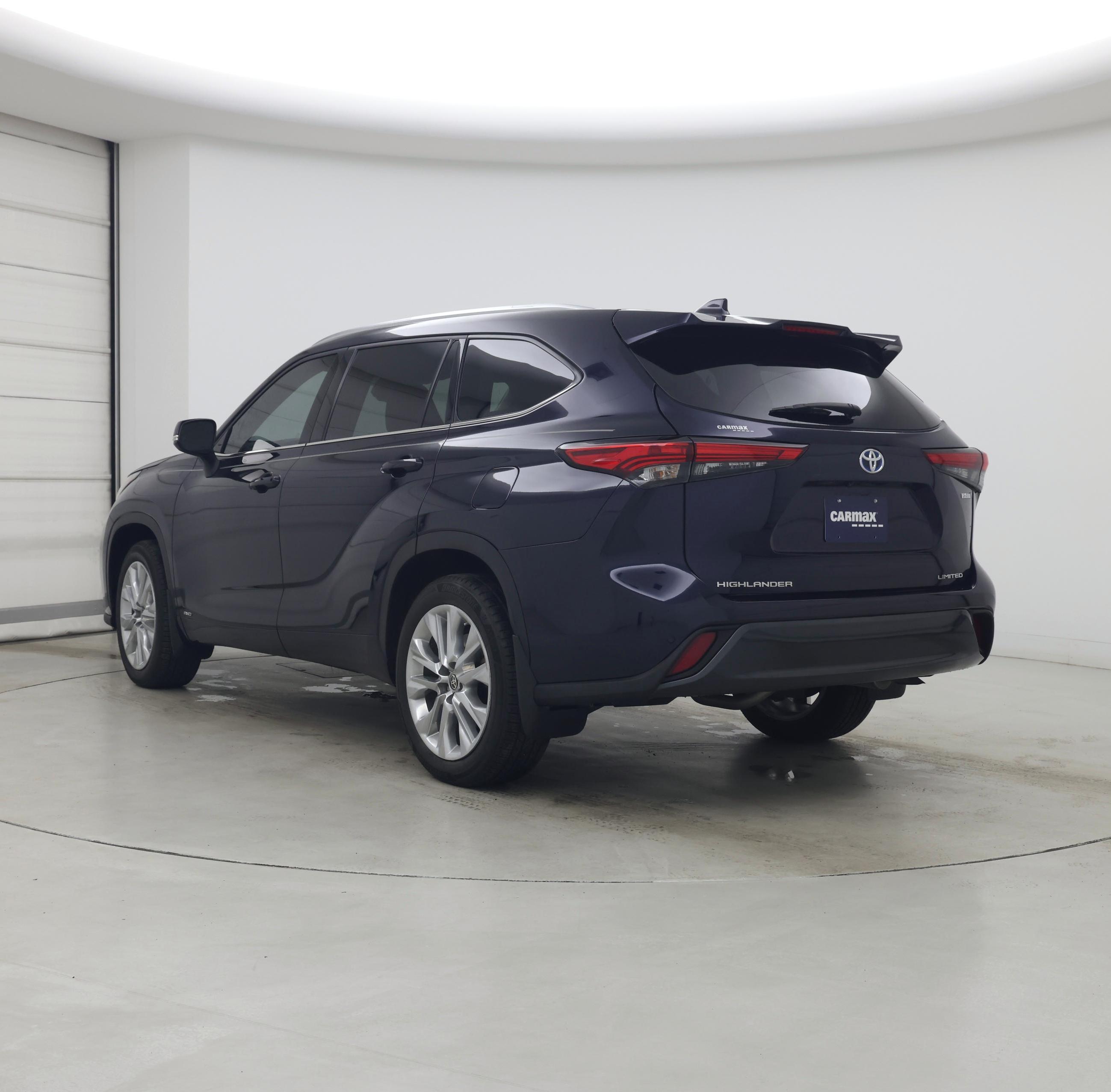 Thumbnail: 2022 Toyota Highlander - 2