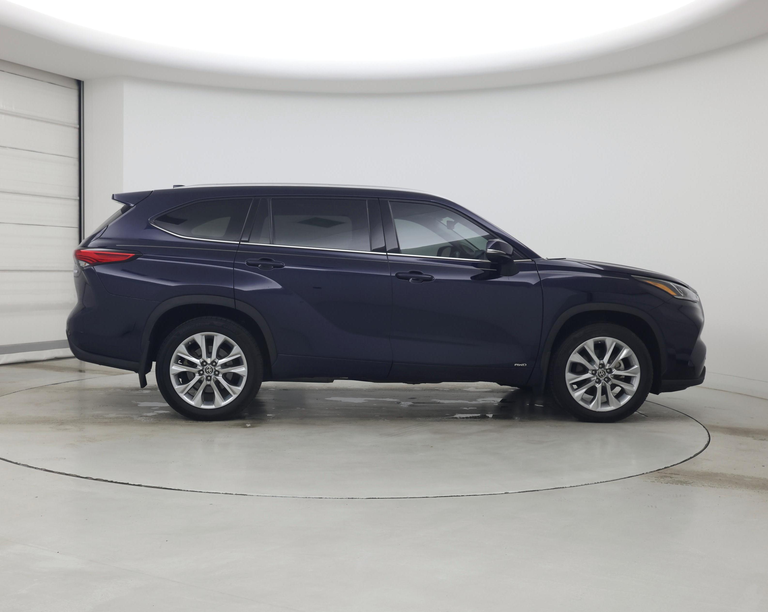 Thumbnail: 2022 Toyota Highlander - 7