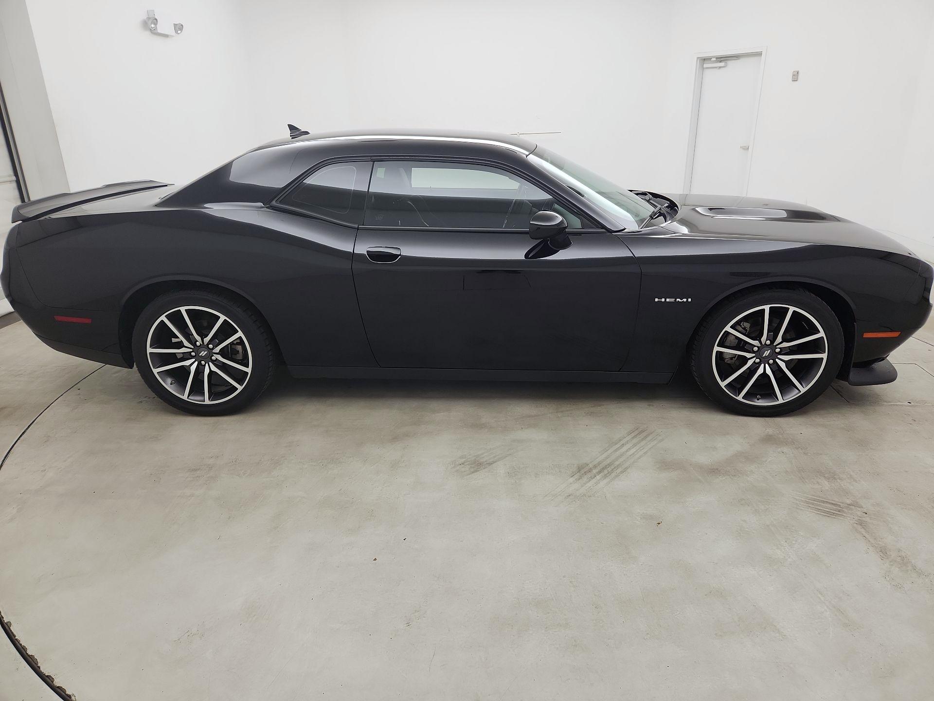 Thumbnail: 2022 Dodge Challenger - 4