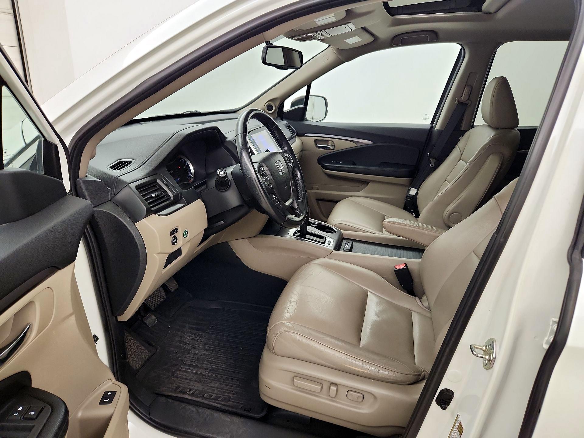 Thumbnail: 2016 Honda Pilot - 9