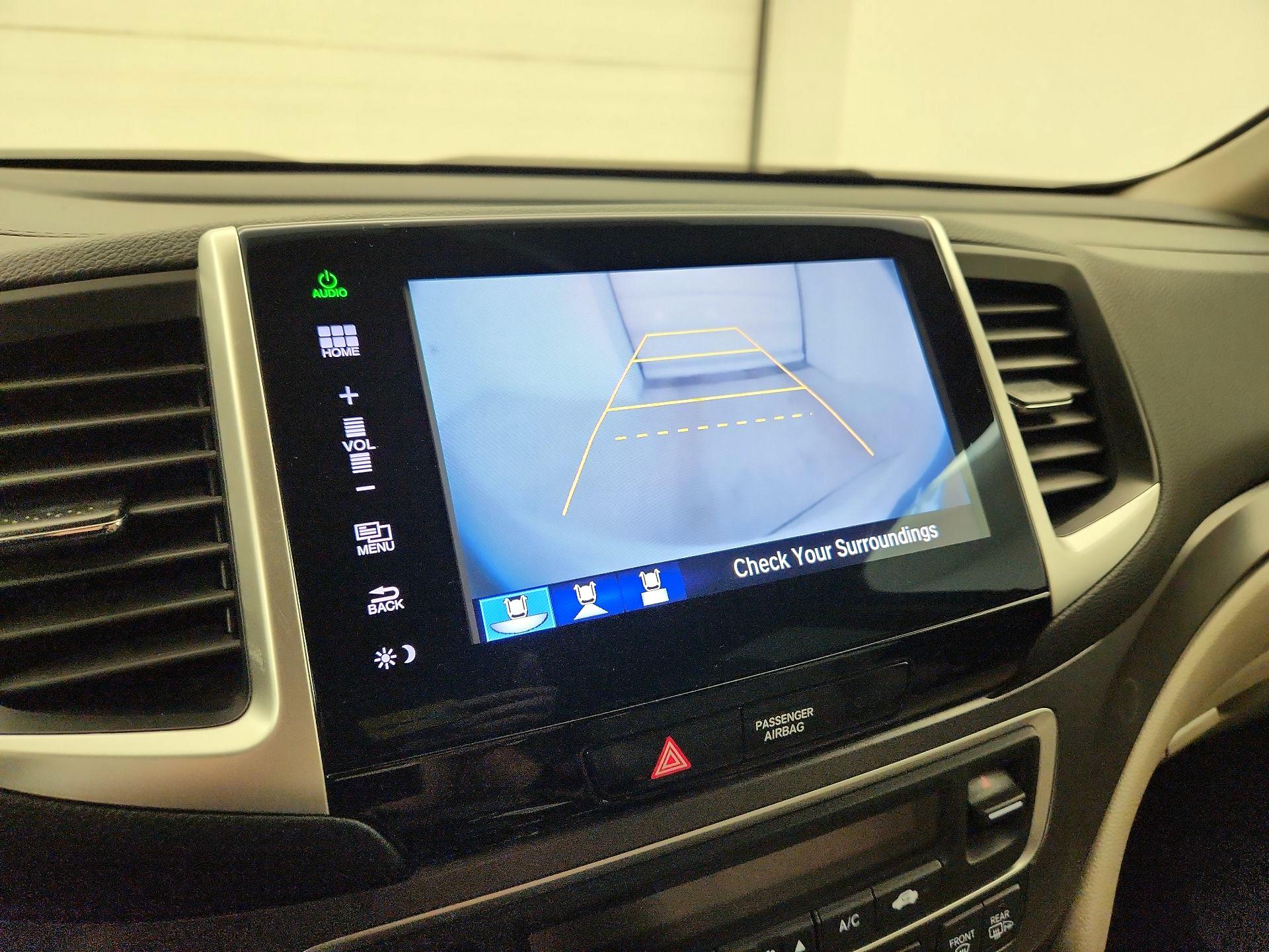 Thumbnail: 2016 Honda Pilot - 12