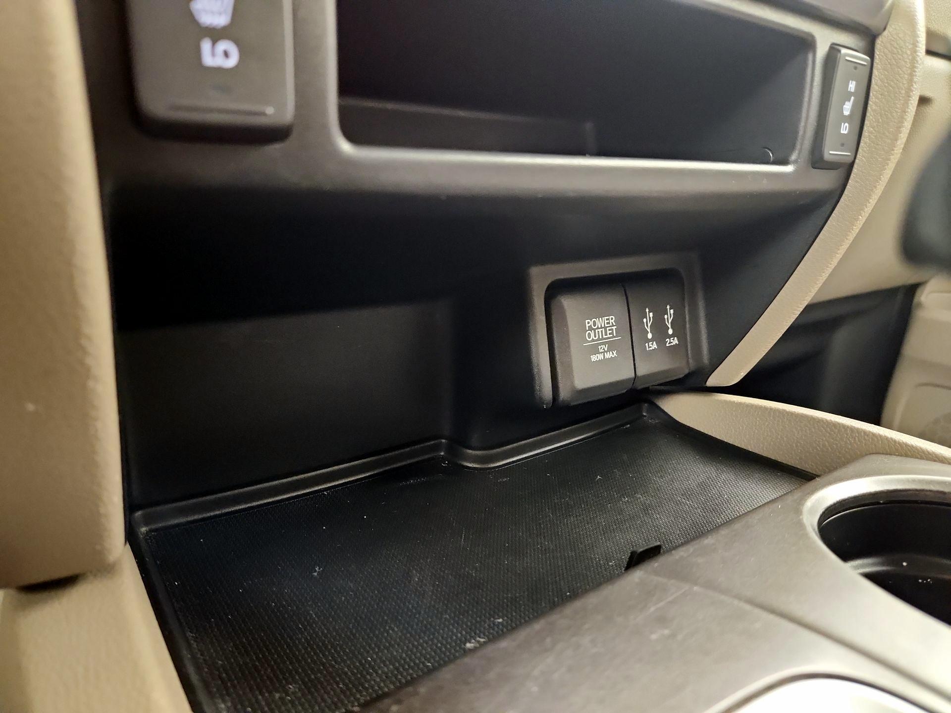 Thumbnail: 2016 Honda Pilot - 16