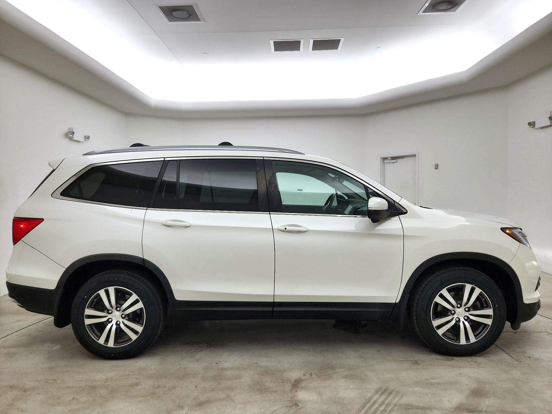 Thumbnail: 2016 Honda Pilot - 4