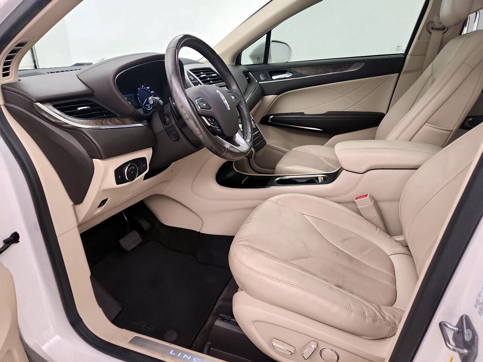 Thumbnail: 2017 Lincoln MKC - 11