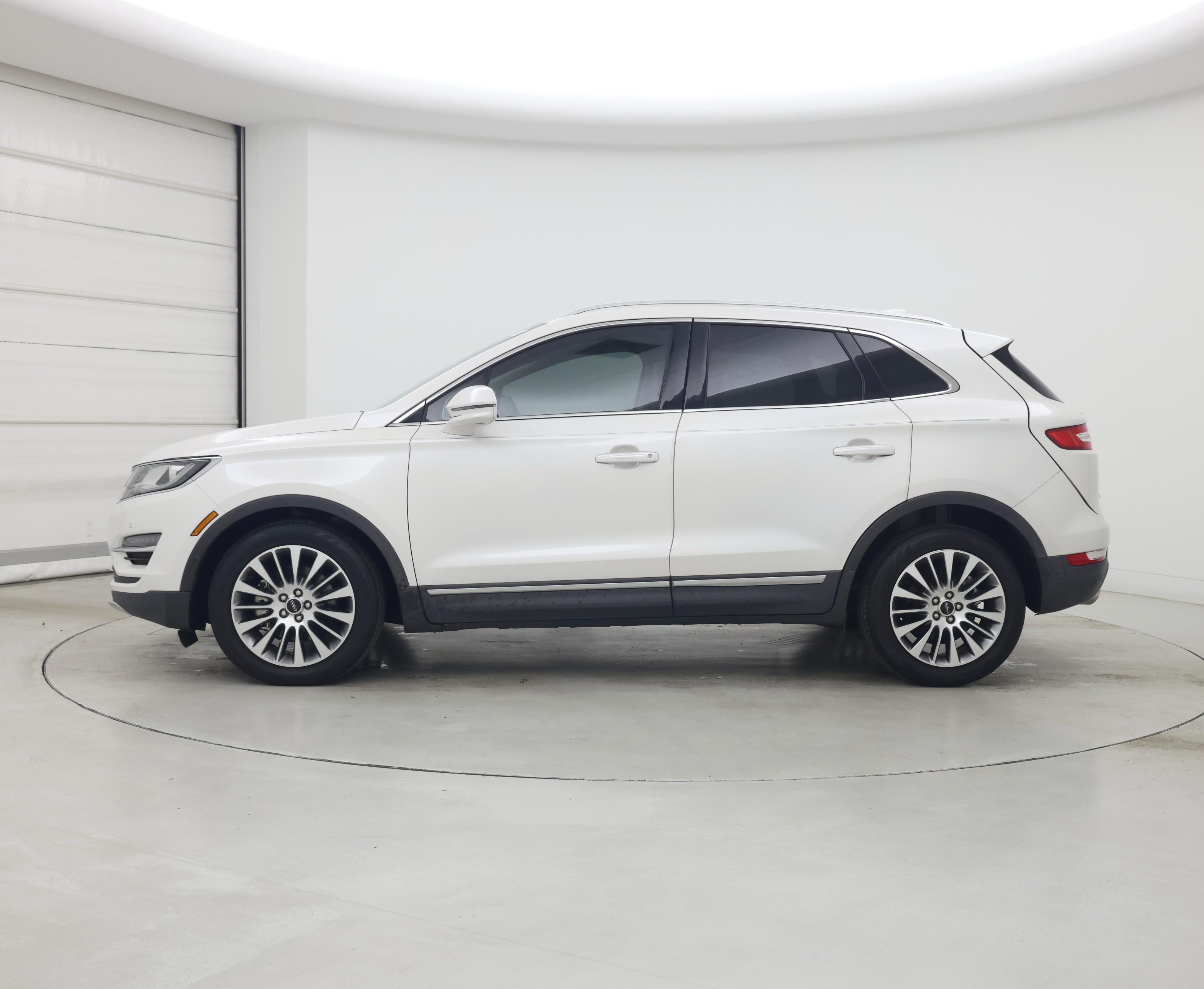 Thumbnail: 2017 Lincoln MKC - 3